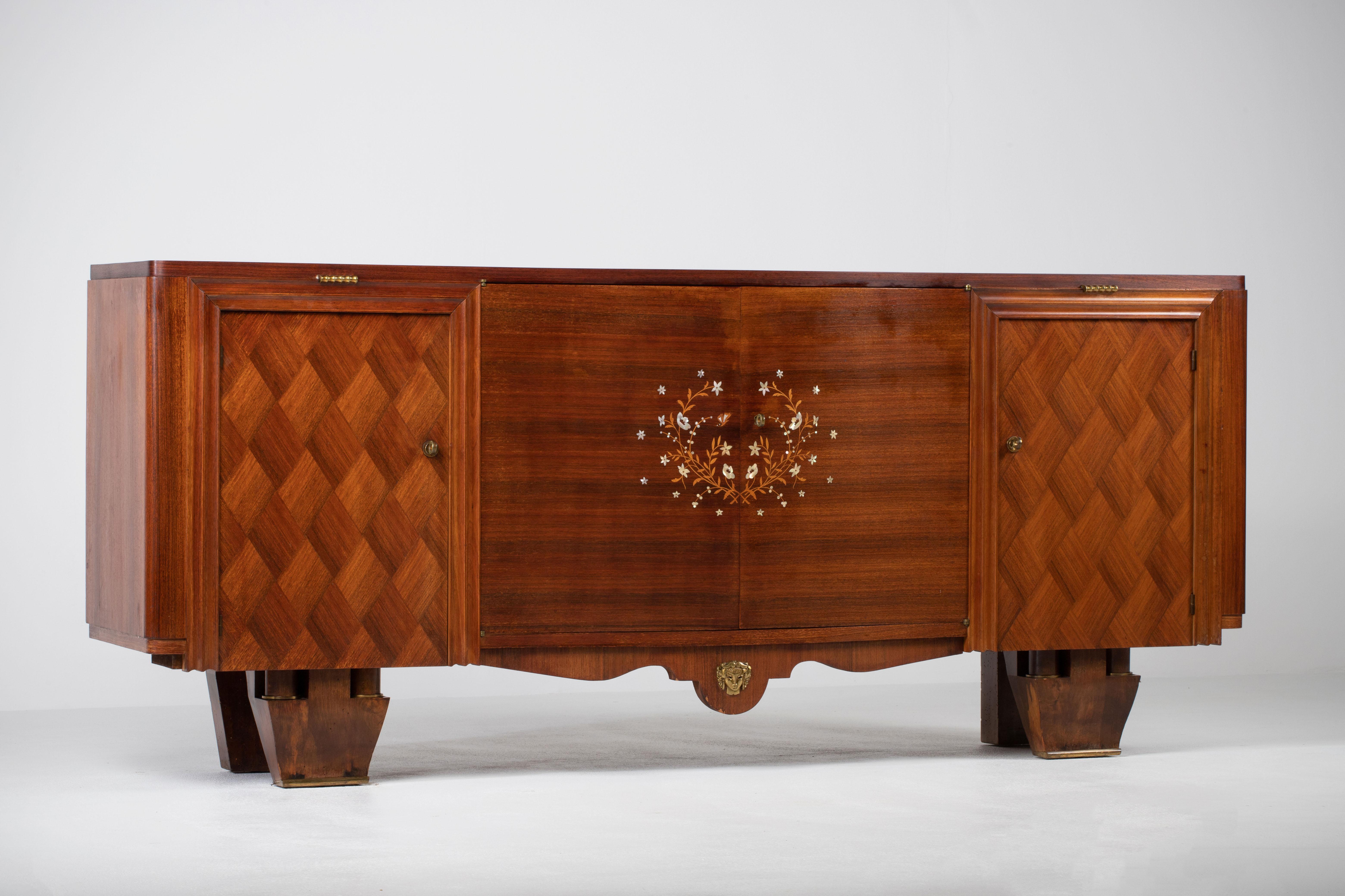 French Art Deco Sideboard in style of Jules Leleu In Good Condition For Sale In Wiesbaden, DE