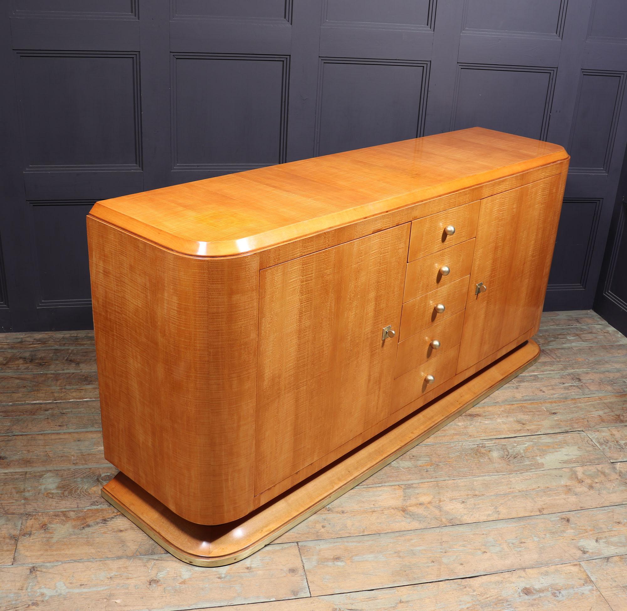 French Art Deco Sideboard in Sycamore In Excellent Condition For Sale In Paddock Wood Tonbridge, GB