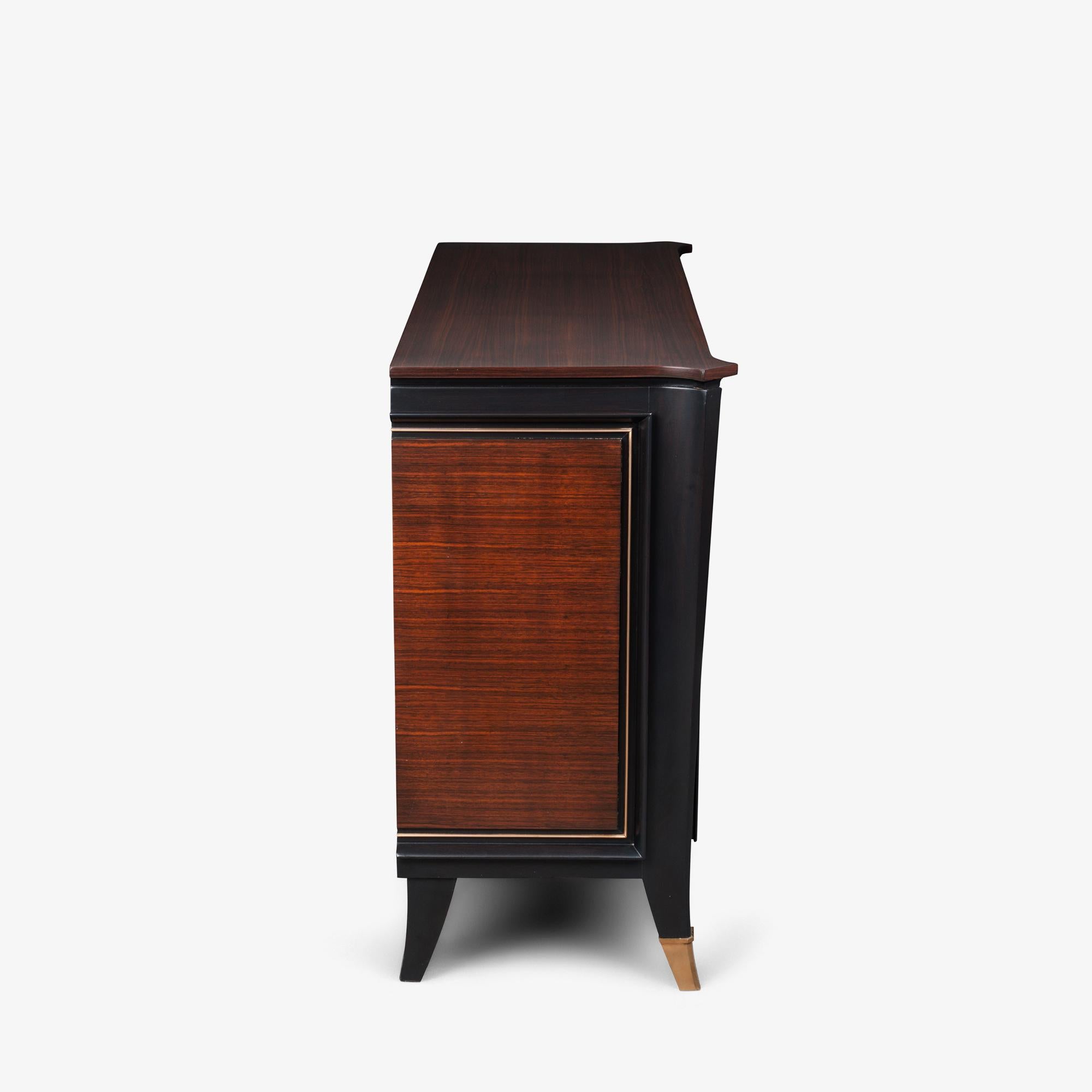 Credenza Server Art-Deco Francese in Ebano Macassar, Oak e Ottone In condizioni buone in vendita a Stamford, CT