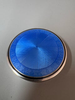 Runde Schatulle im französischen Art-Déco-Stil aus Silber mit kobaltblauem Guilloché-Emaille, um 1920