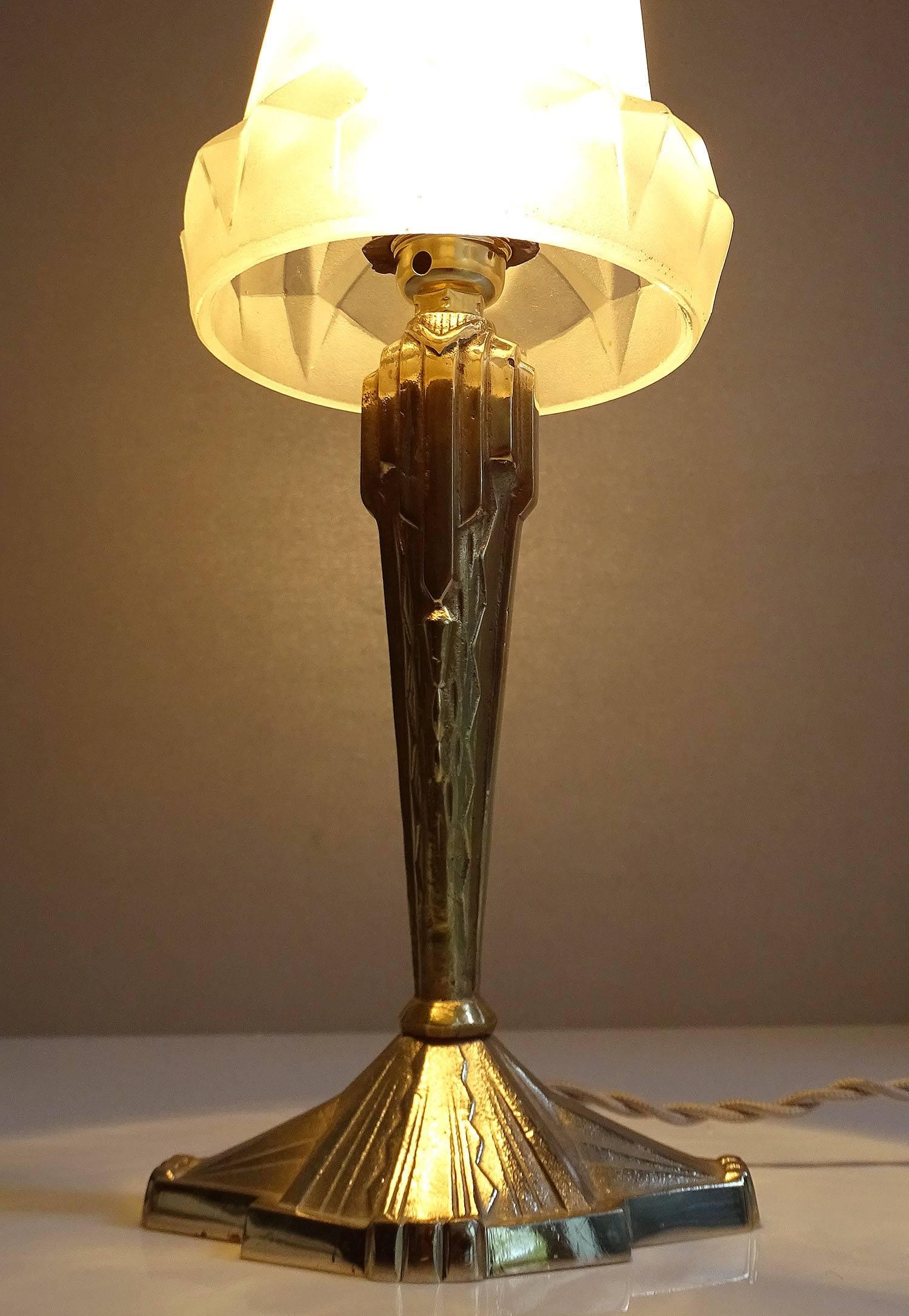French Art Deco Silver Bronze and Glass Table Lamp 8