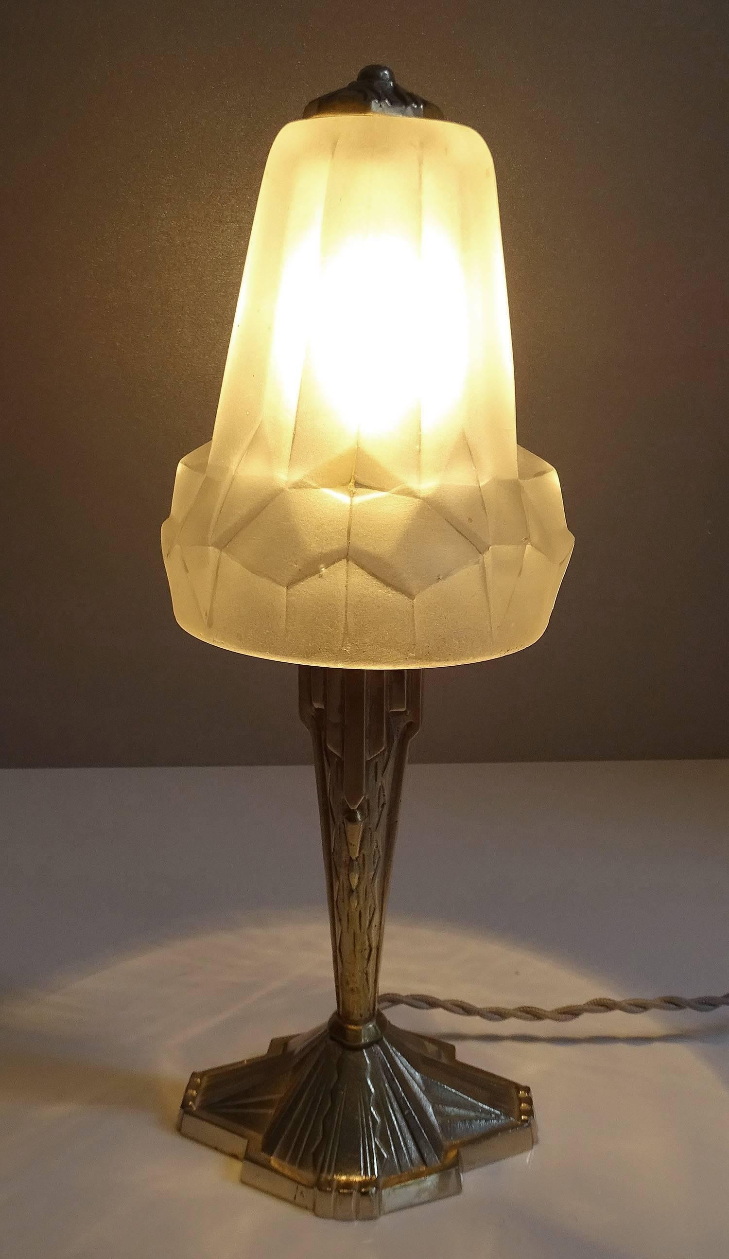 French Art Deco Silver Bronze and Glass Table Lamp 5