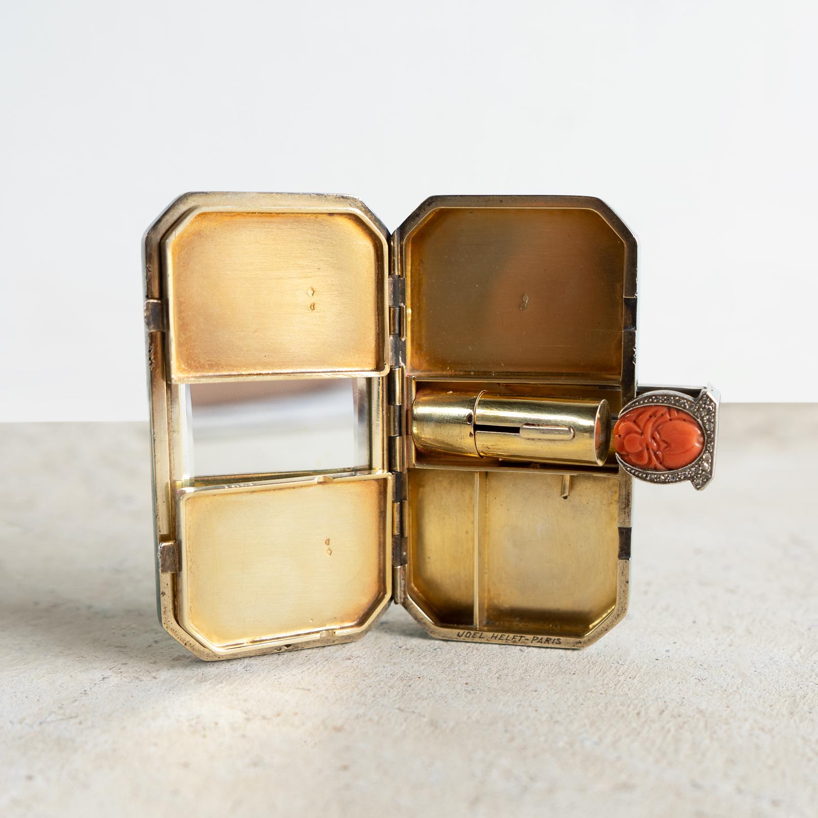 Argent Boîte compacte en argent, émail, corail et diamants d'Augusta Peyroula, Art déco français en vente
