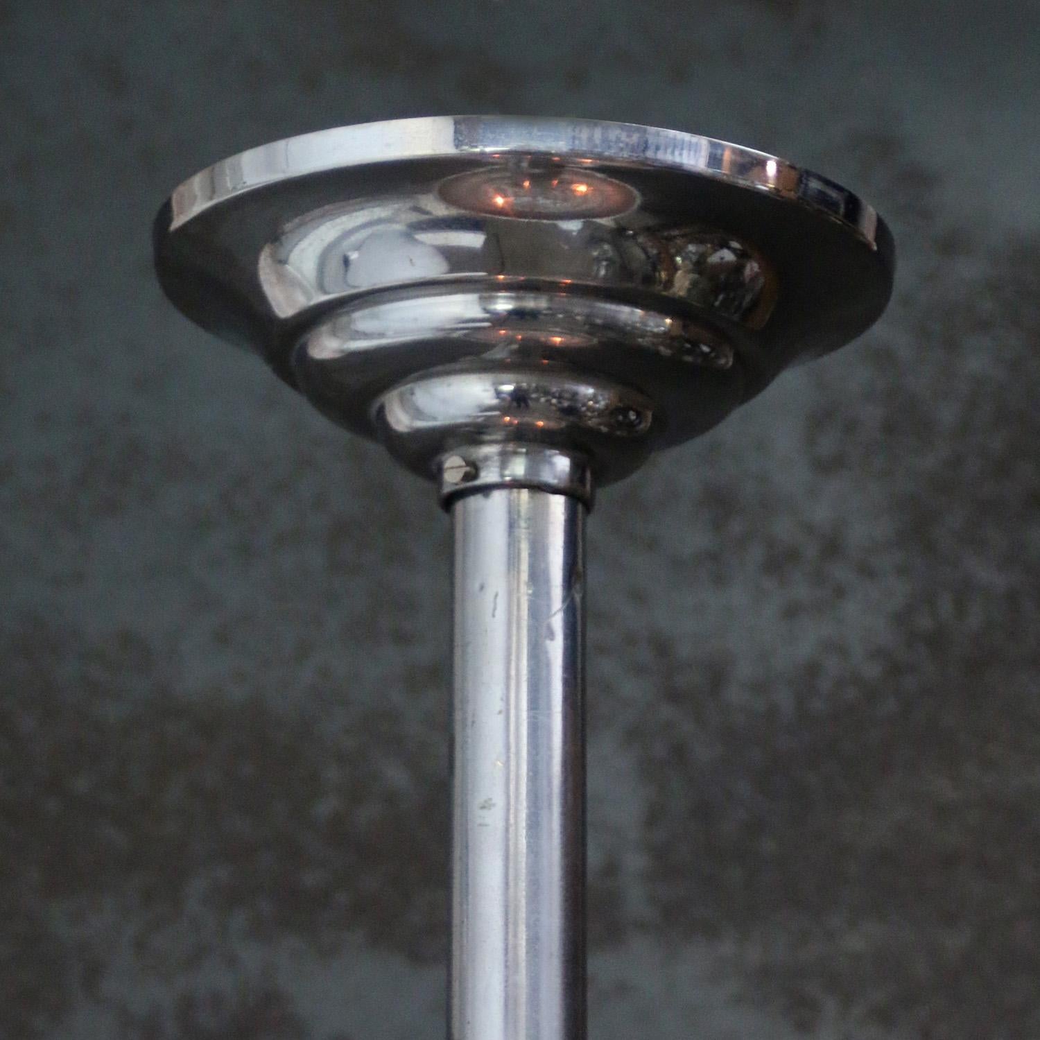 Lámpara de techo francesa Art Déco de plata niquelada y cristal transparente acanalado en Bueno estado para la venta en Amsterdam, NL