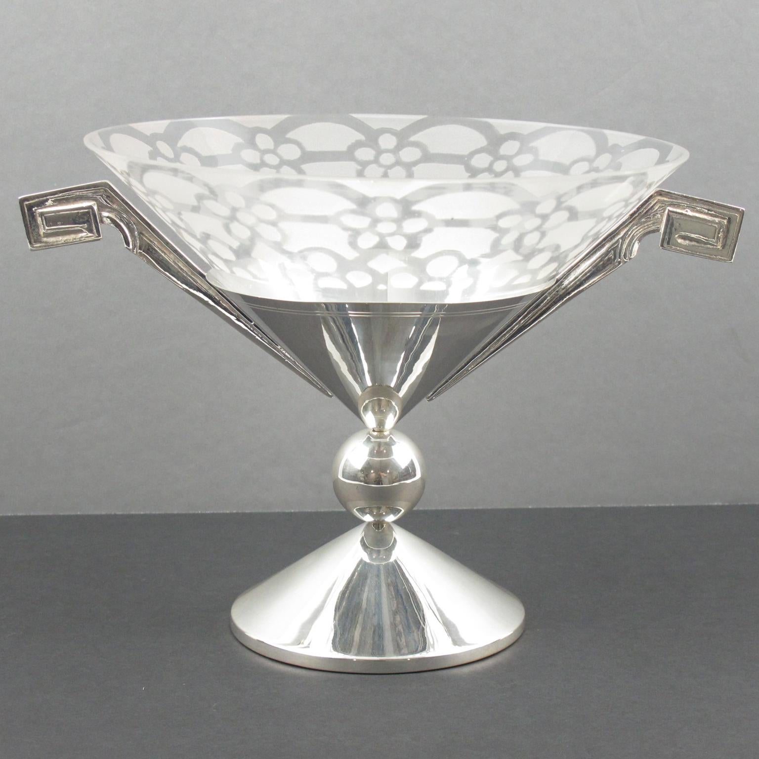 Centro de mesa Art Decó de chapa de plata y cristal grabado Chapado en plata en venta