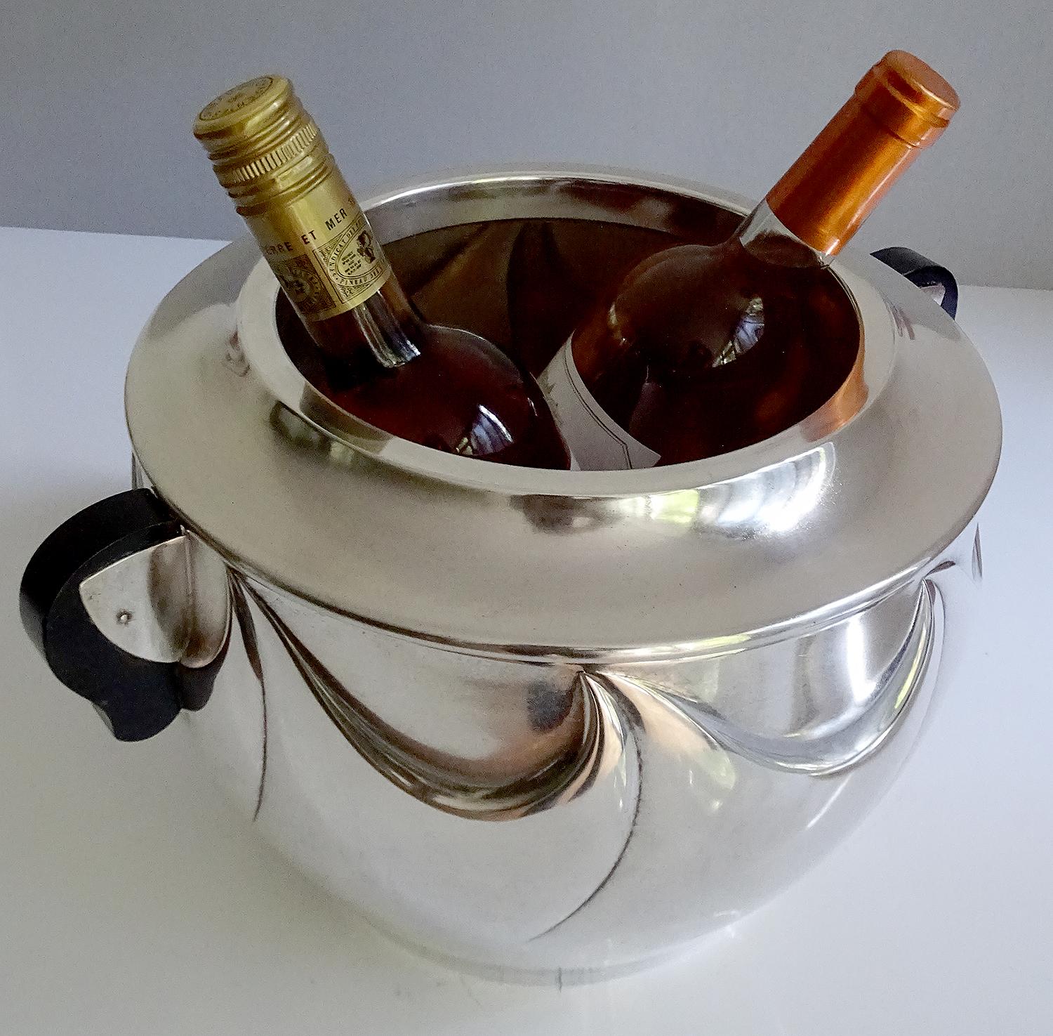 Mid-20th Century French Art Deco Silver Plate Champagne Wine Cooler Ice Bucket 1930s Wave Pattern