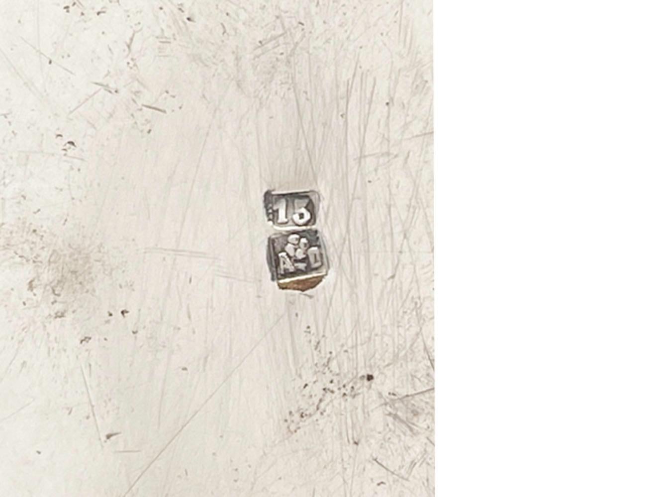 Plaqué argent Seau à glace Art Déco français en métal argenté avec décoration rubanée et poignées à volutes en vente