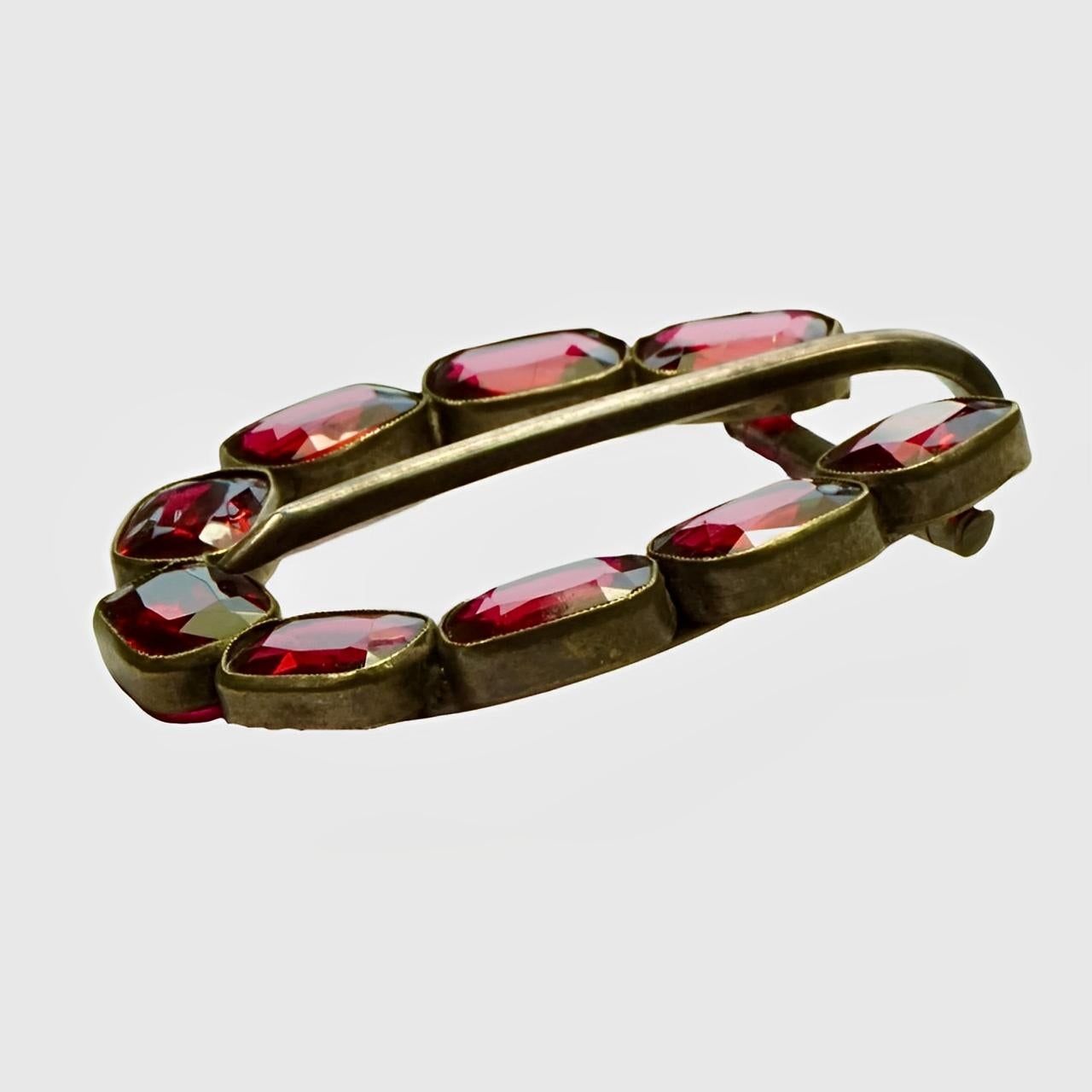 French Art Deco Silver Plated Belt Buckle with Garnet Glass Stones In Good Condition For Sale In London, GB