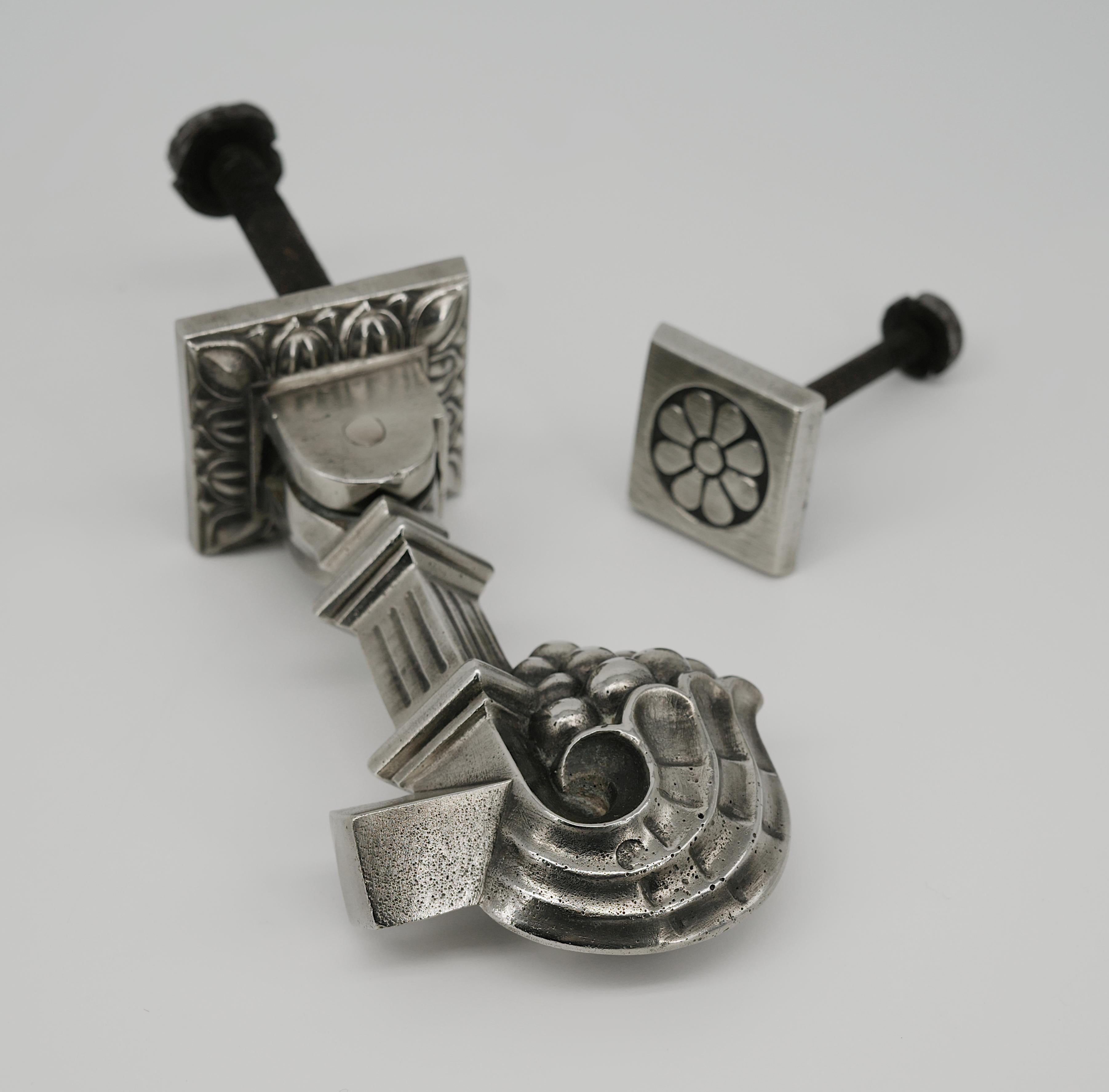 Argentato Battente francese Art Deco in bronzo placcato argento, 1920 in vendita