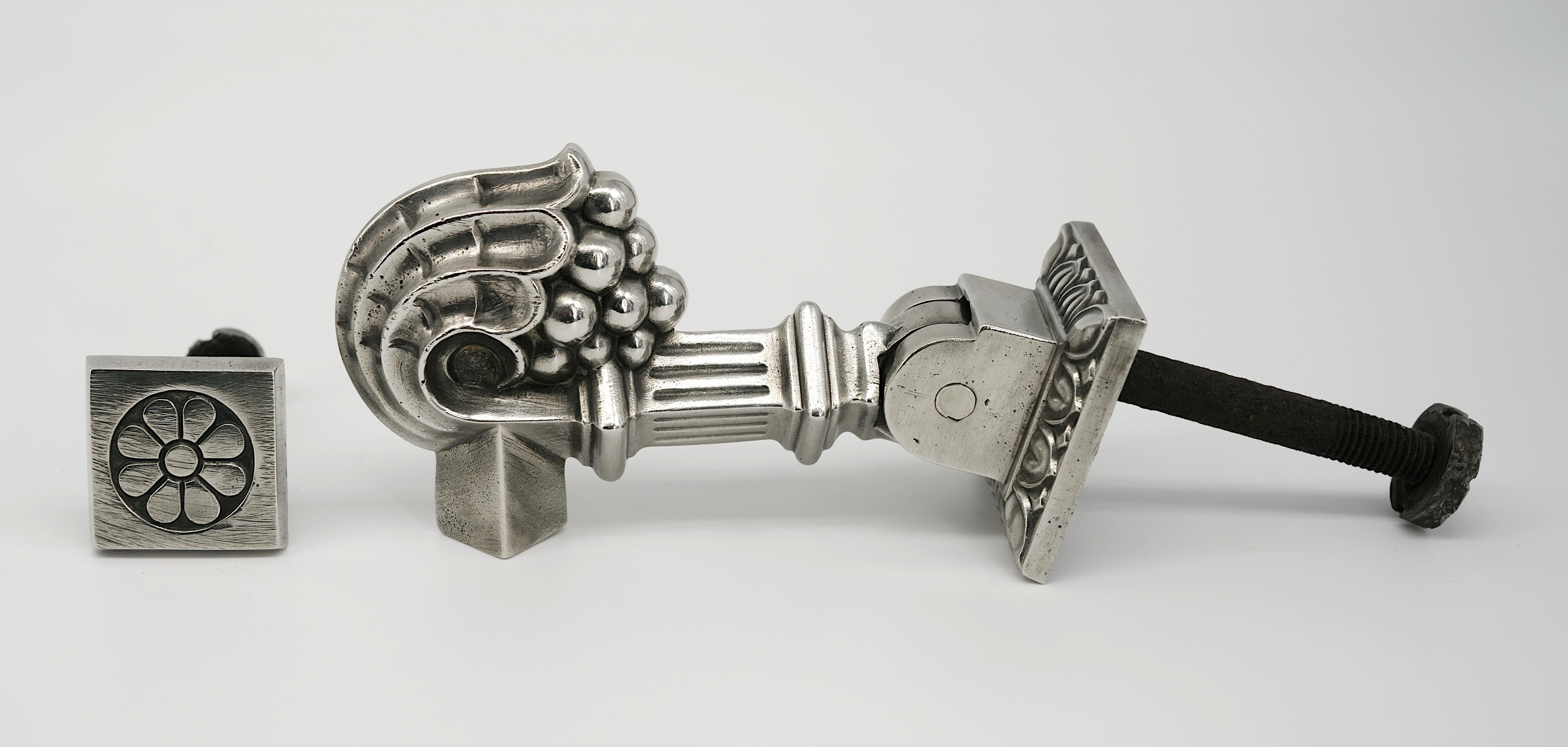 Battente francese Art Deco in bronzo placcato argento, 1920 in vendita 1