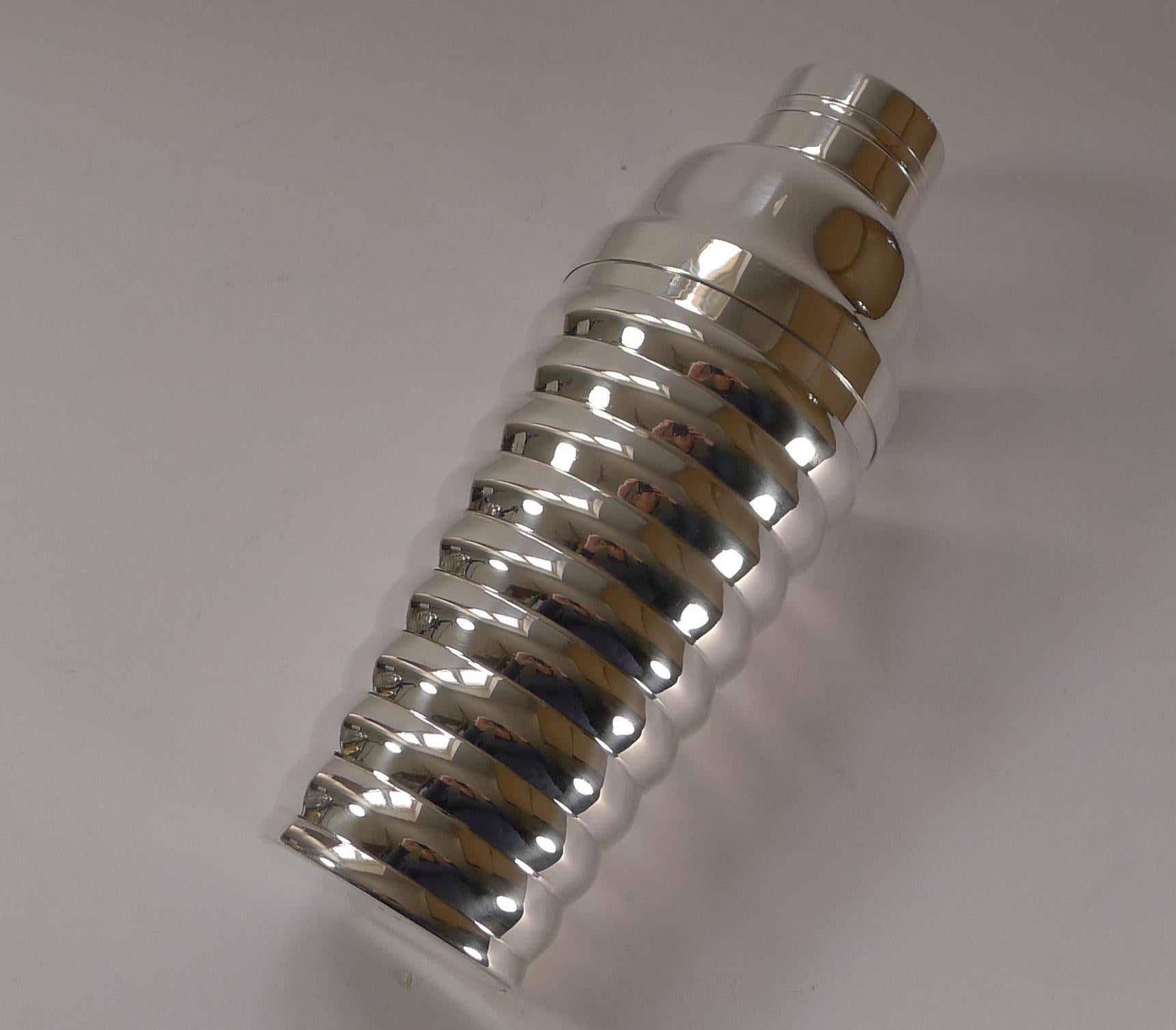 French Art Deco Silver Plated Cocktail Shaker by Mars, c.1930 In Good Condition In Bath, GB