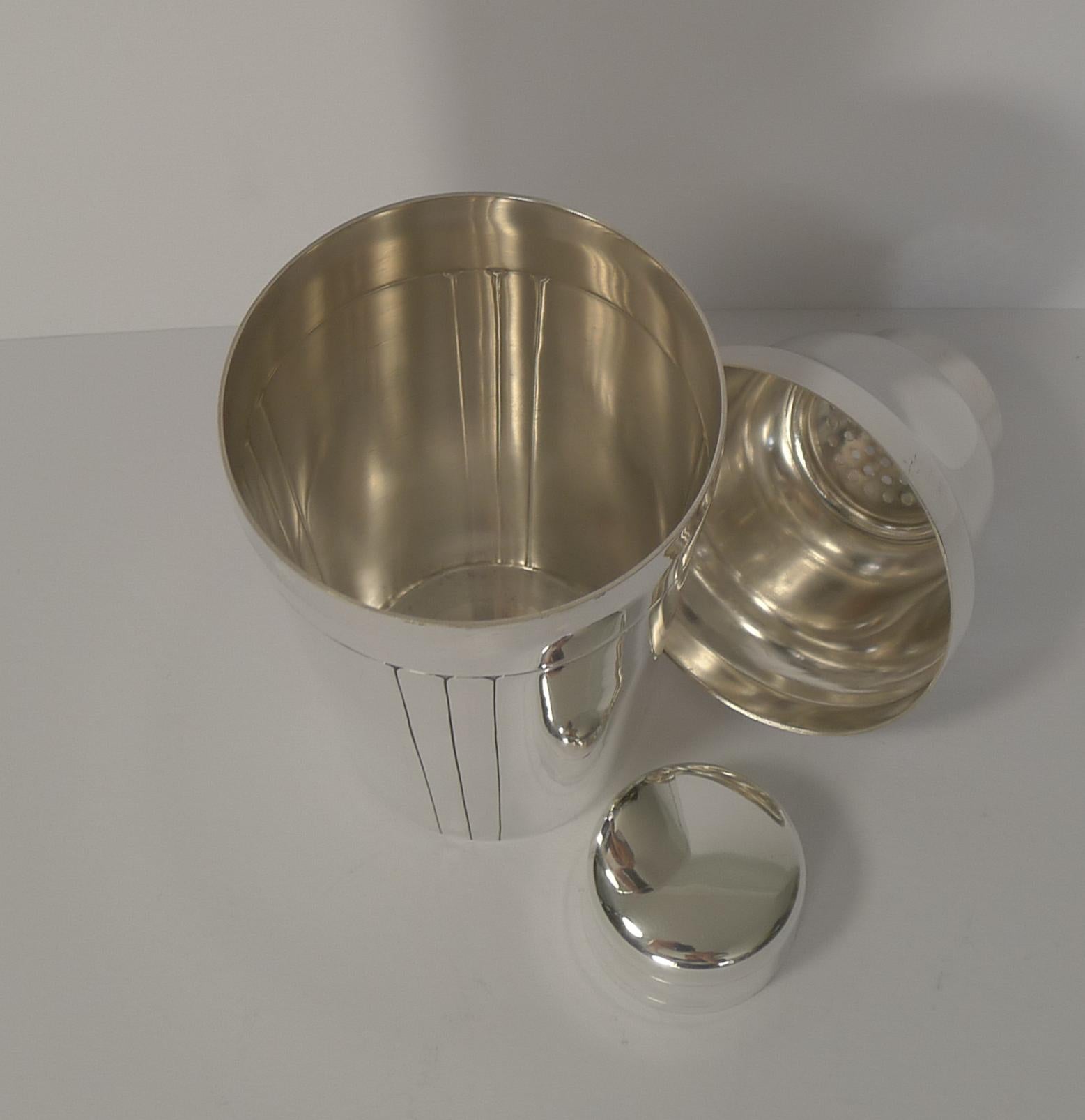 French Art Deco Silver Plated Cocktail Shaker circa 1930 by Orbrille Paris 5