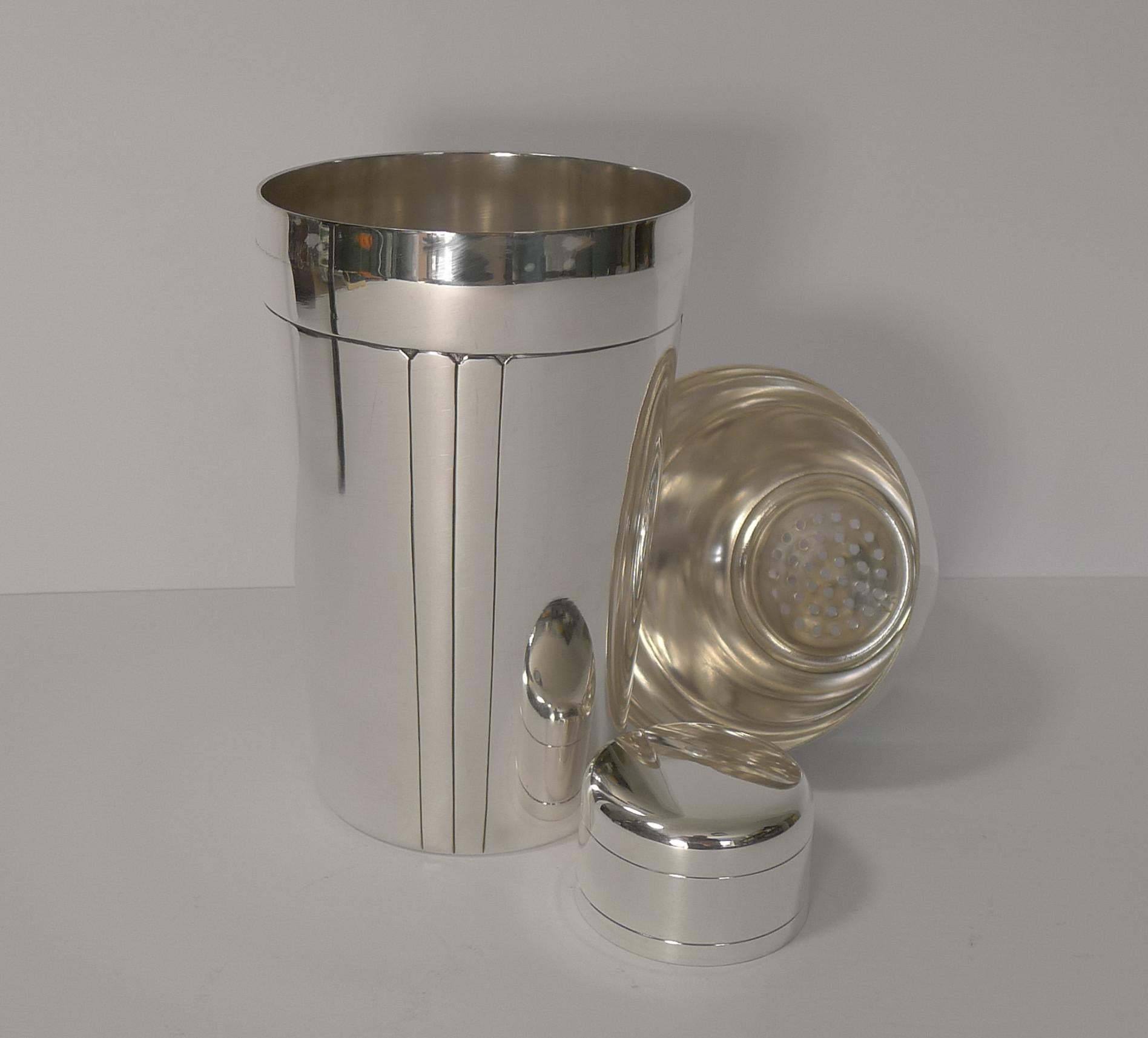 French Art Deco Silver Plated Cocktail Shaker circa 1930 by Orbrille Paris 6