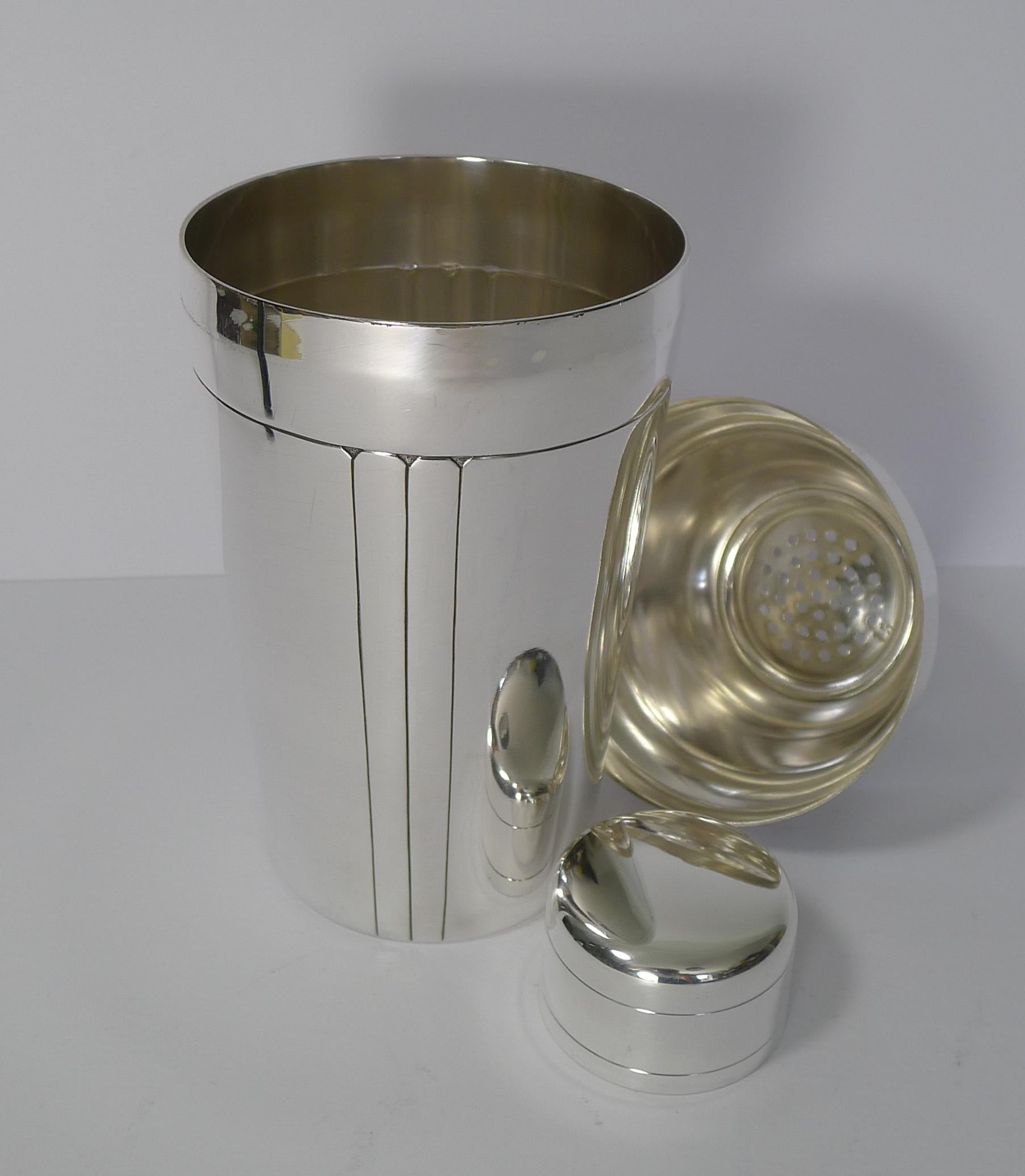 French Art Deco Silver Plated Cocktail Shaker circa 1930 by Orbrille Paris 3