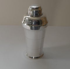 Coctelera francesa Art Déco chapada en plata c.1930 de St. Medard, París