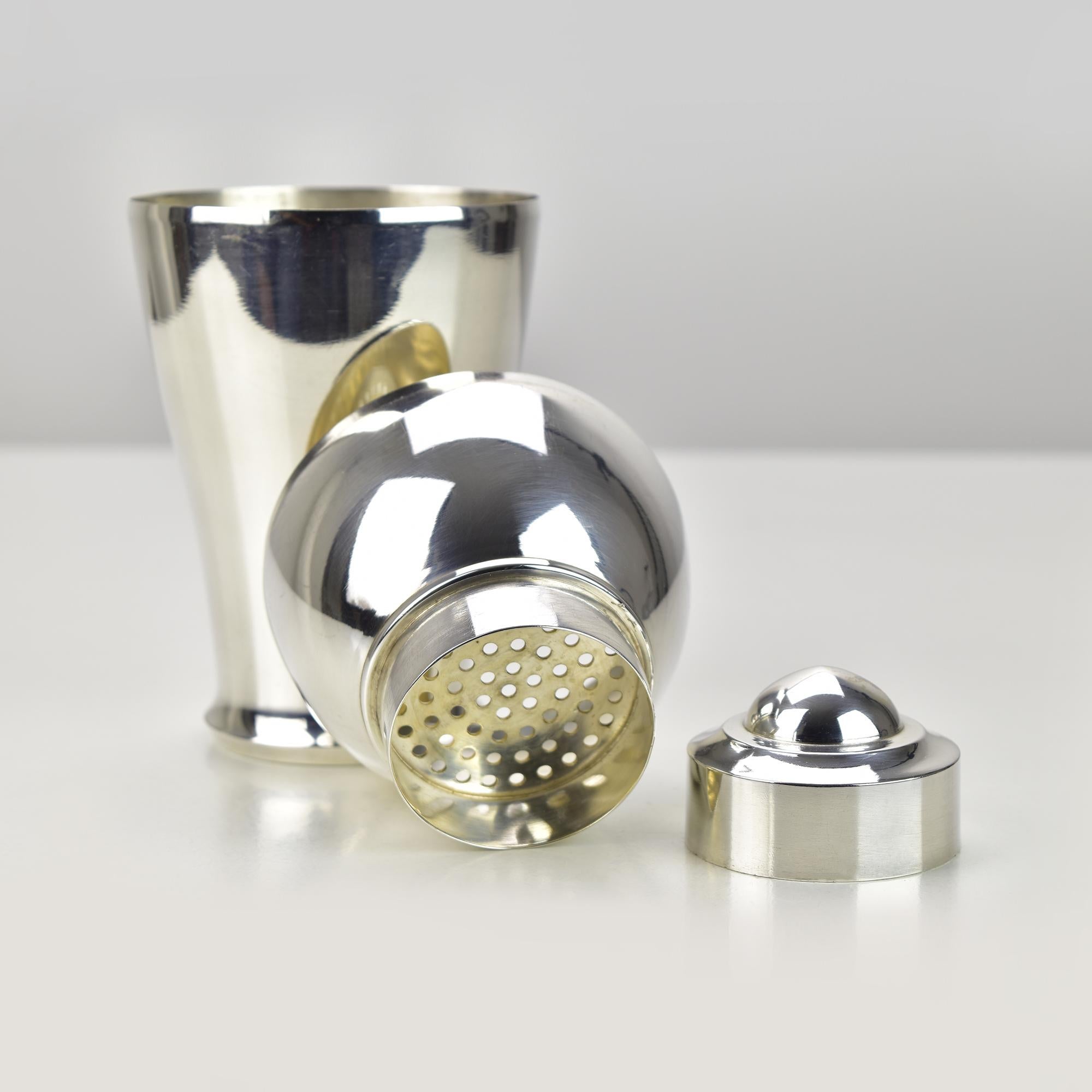 Mid-20th Century French Art Deco Silver Plated Cocktail Shaker c.1930 by St Medard Paris For Sale