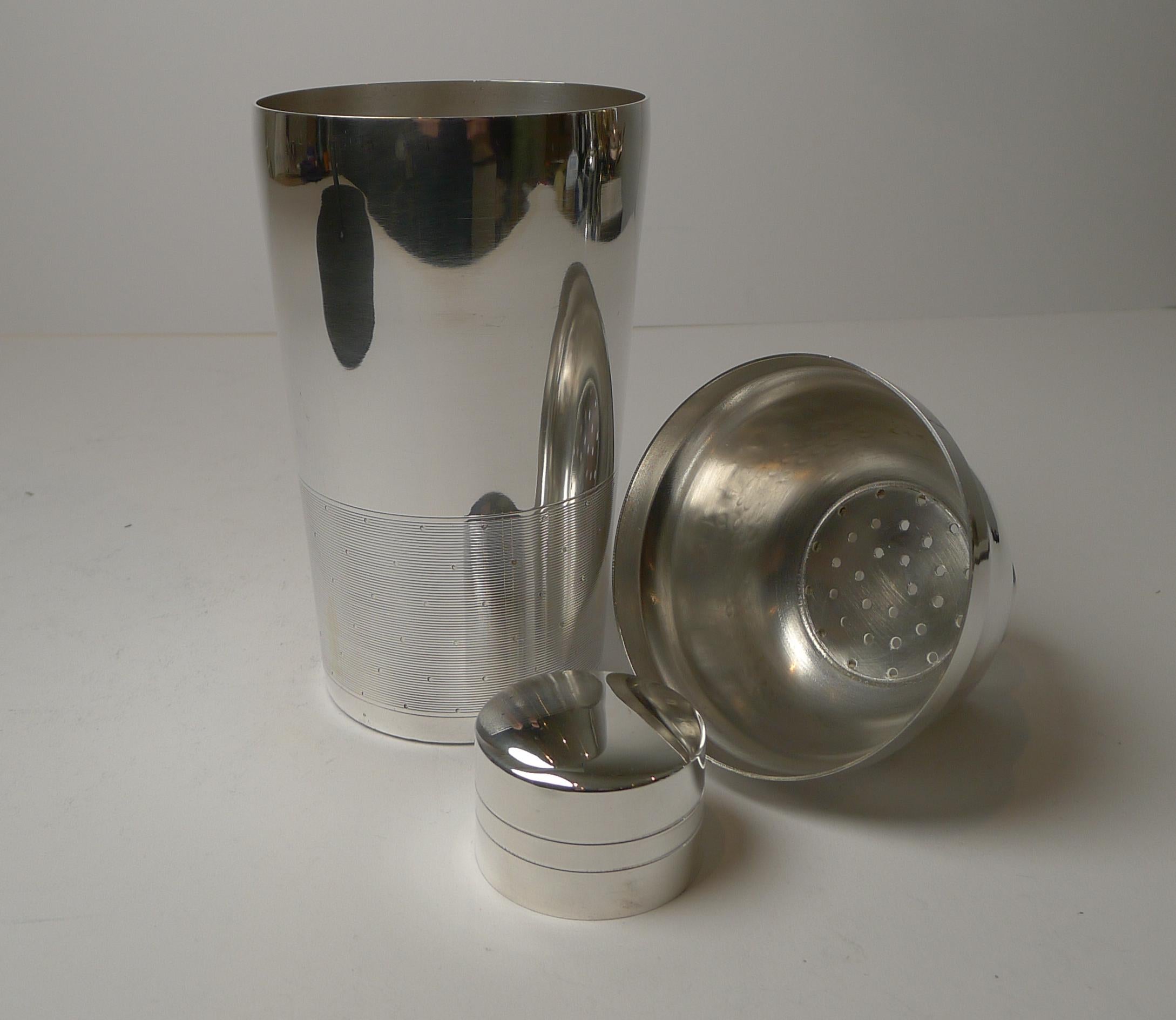 French Art Deco Silver Plated Cocktail Shaker, c.1930 In Good Condition In Bath, GB