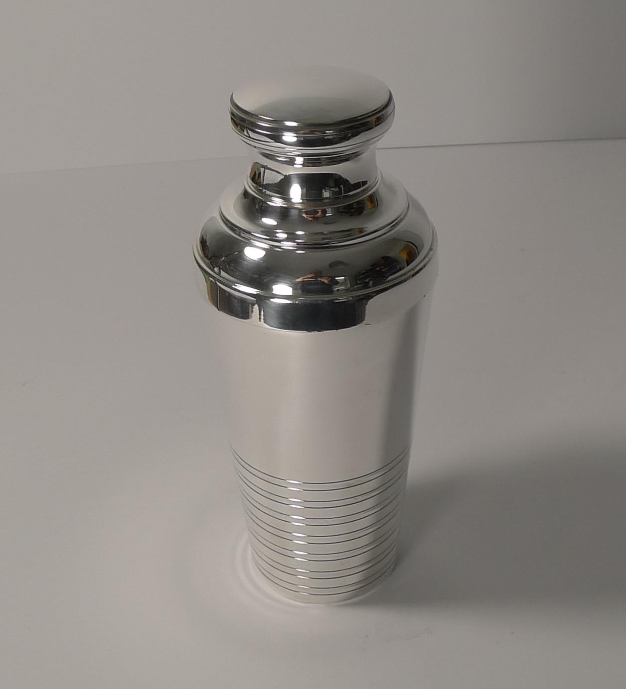 Mid-20th Century French Art Deco Silver Plated Cocktail Shaker, circa 1930