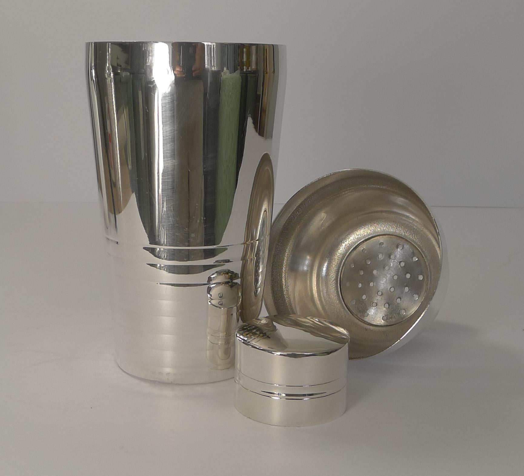 French Art Deco Silver Plated Cocktail Shaker, circa 1930 1