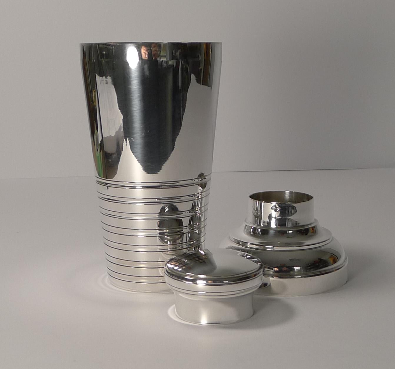 French Art Deco Silver Plated Cocktail Shaker, circa 1930 4