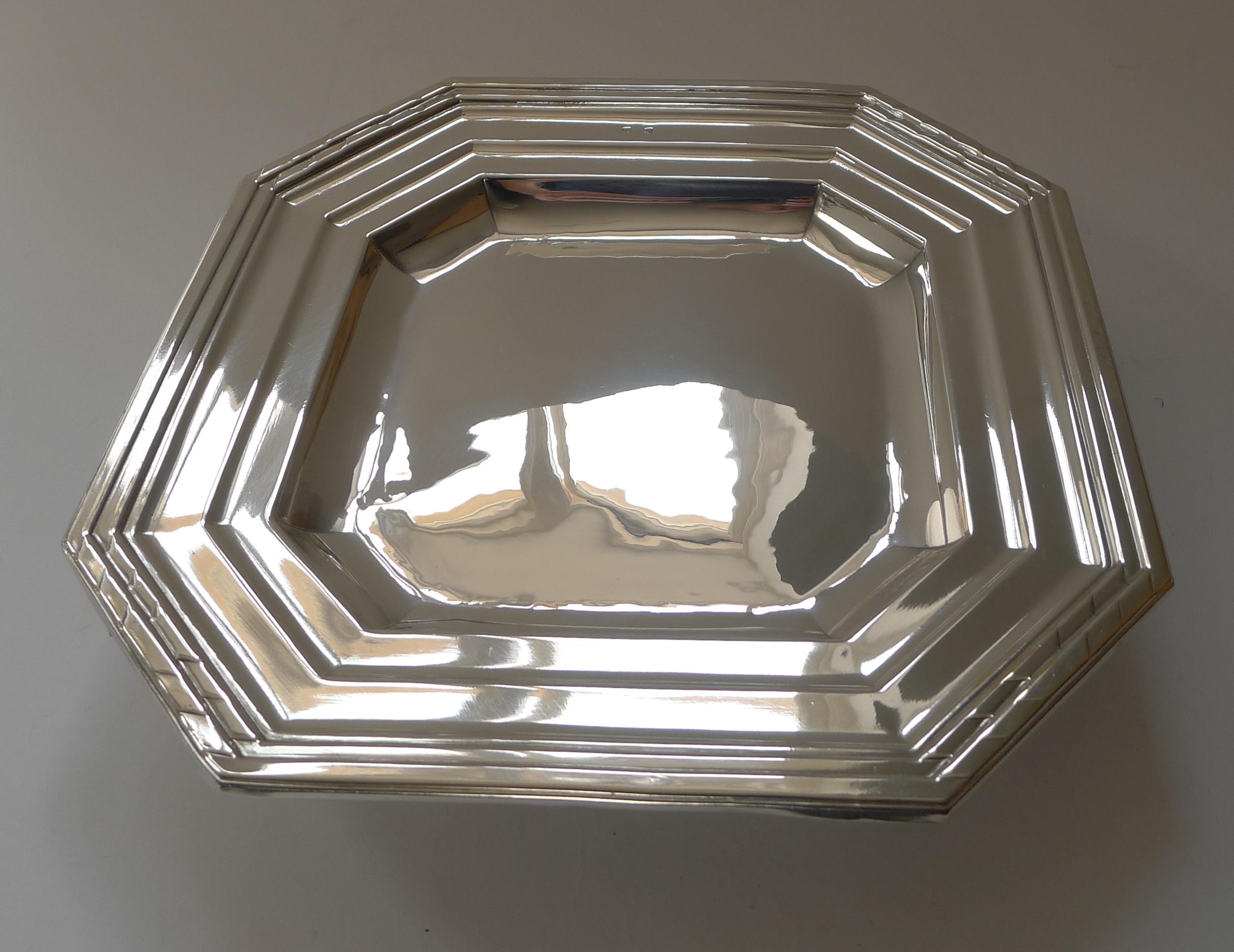 French Art Deco Silver Plated Dish / Bowl / Tazza / Tray, c.1930 In Good Condition For Sale In Bath, GB