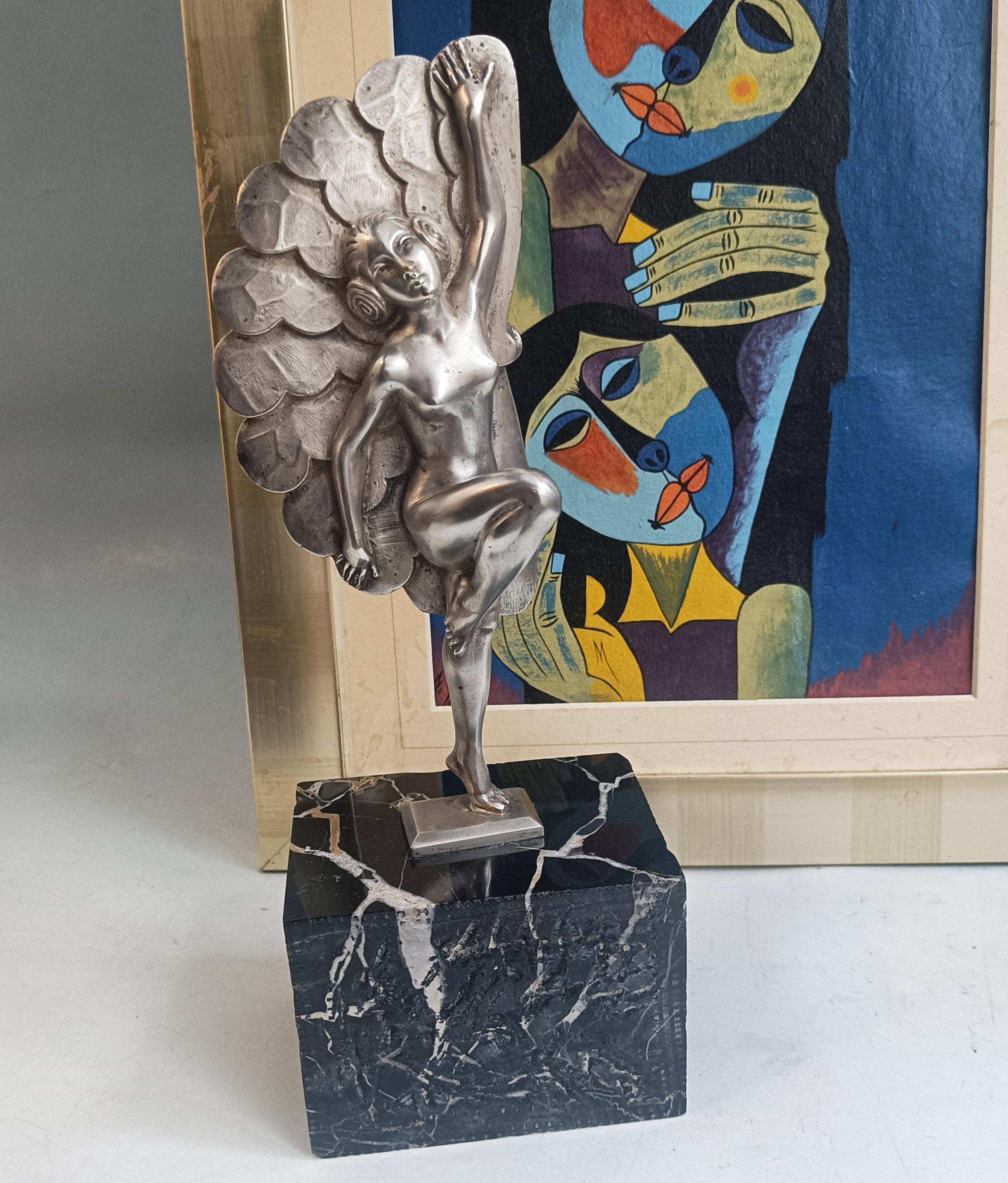 Art Nouveau Figura in bronzo argentato Art Deco francese di H. A. C. 1930 Arts & Crafts Décor in vendita