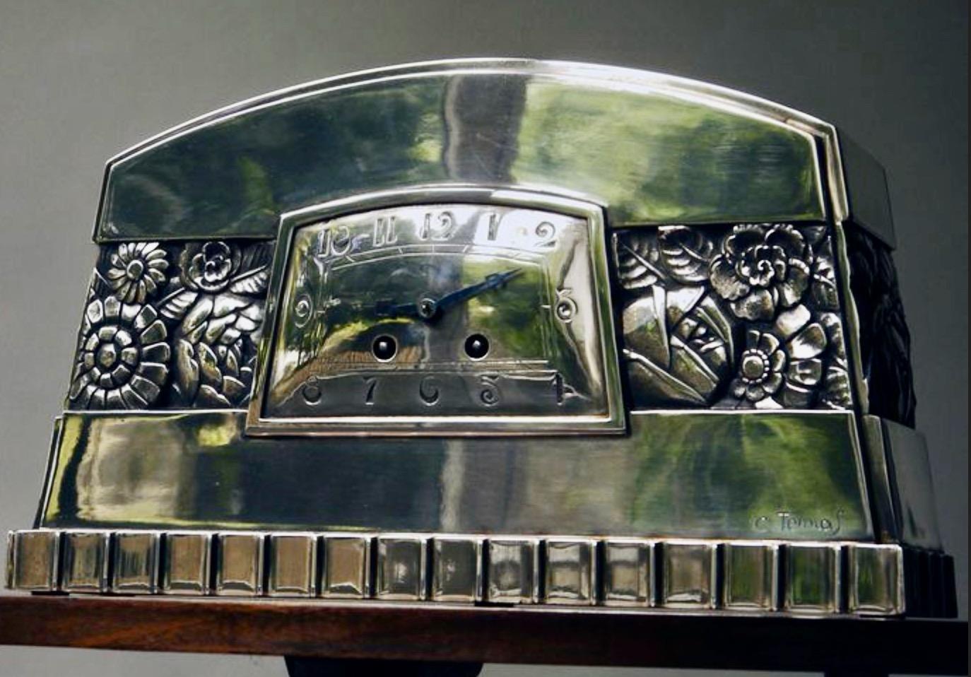 Versilberte Kaminuhr aus Bronze im französischen Art déco-Stil von C, Terras 1925 (Versilberung) im Angebot