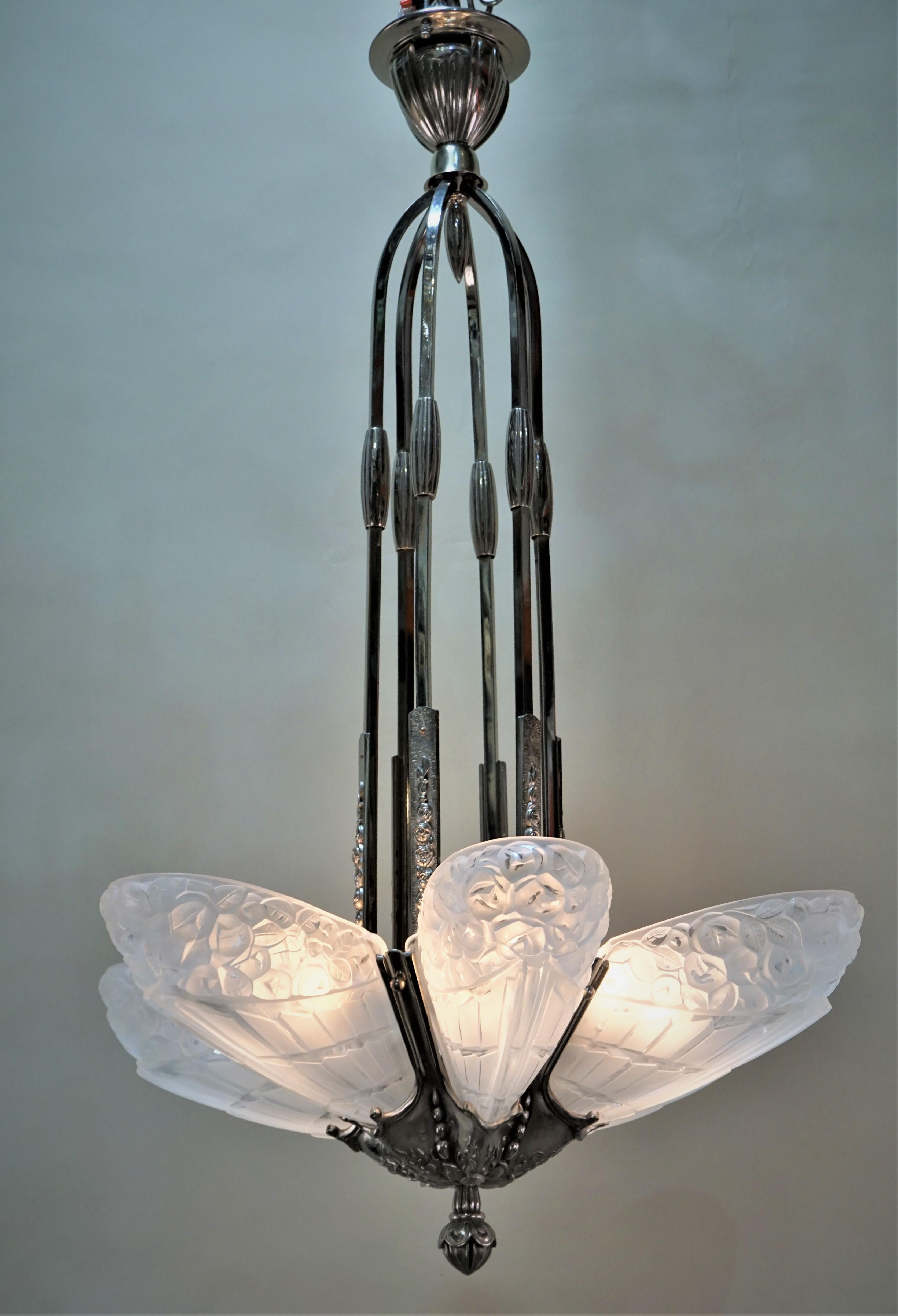 French Art Deco Six-Glass Panel Chandelier by J Robert In Good Condition In Fairfax, VA