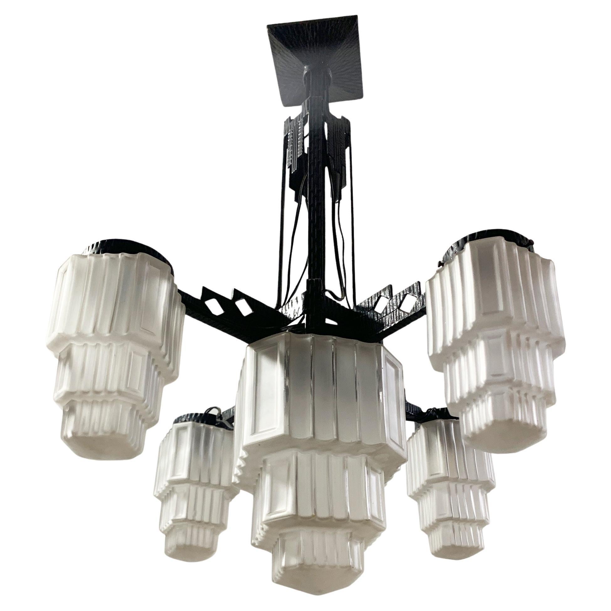 French Art Deco Skyscraper Chandelier in Wrought Iron and Glass, Circa 1920's