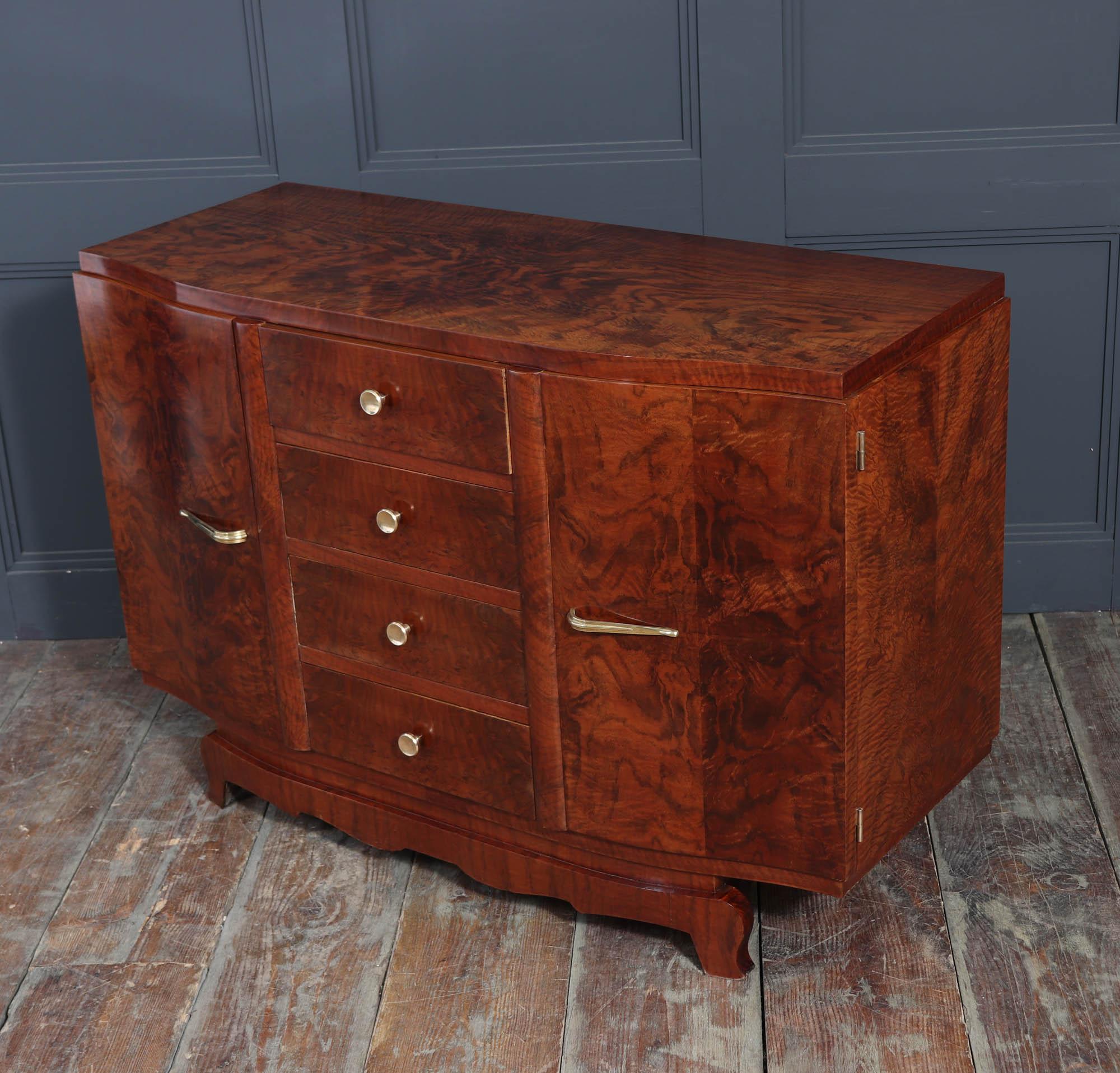 Piccola credenza francese Art Déco in noce in vendita 7