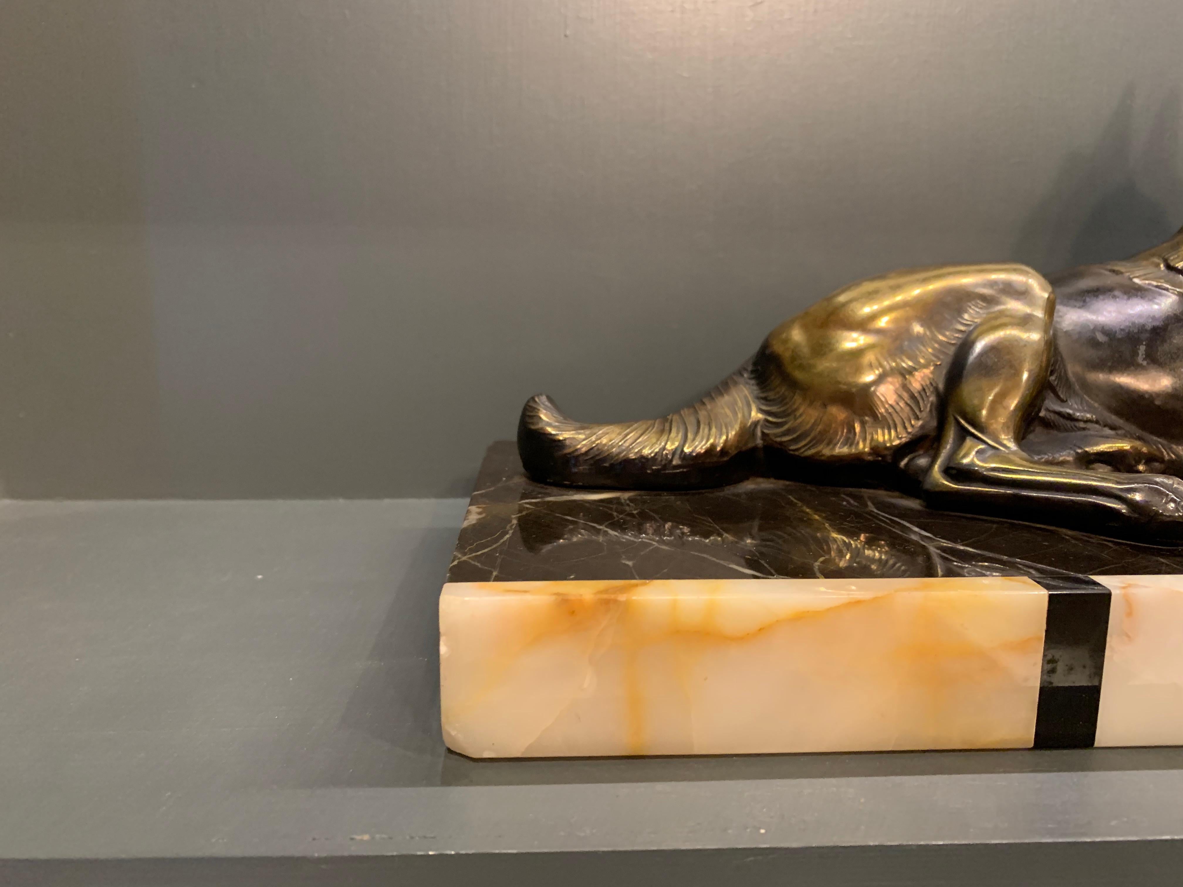 French Art Deco Spelter Alsatian Dogs on a Marble Base In Good Condition For Sale In Lee on the Solent, Hampshire