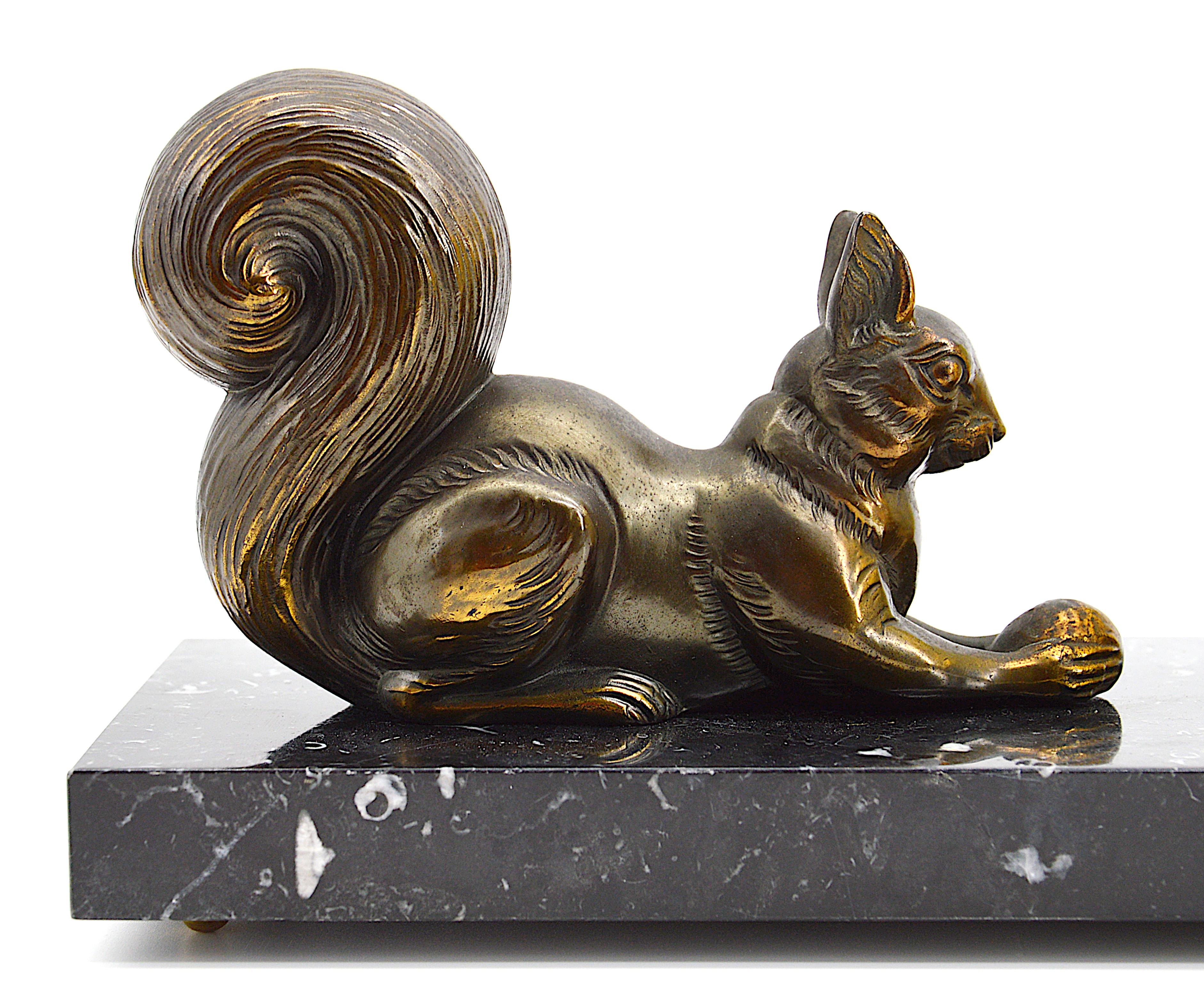 French Art Deco table lamp / night-light, 1930s. Spelter squirrel eating a pine cone. Marble base. Measures: Height 6.1