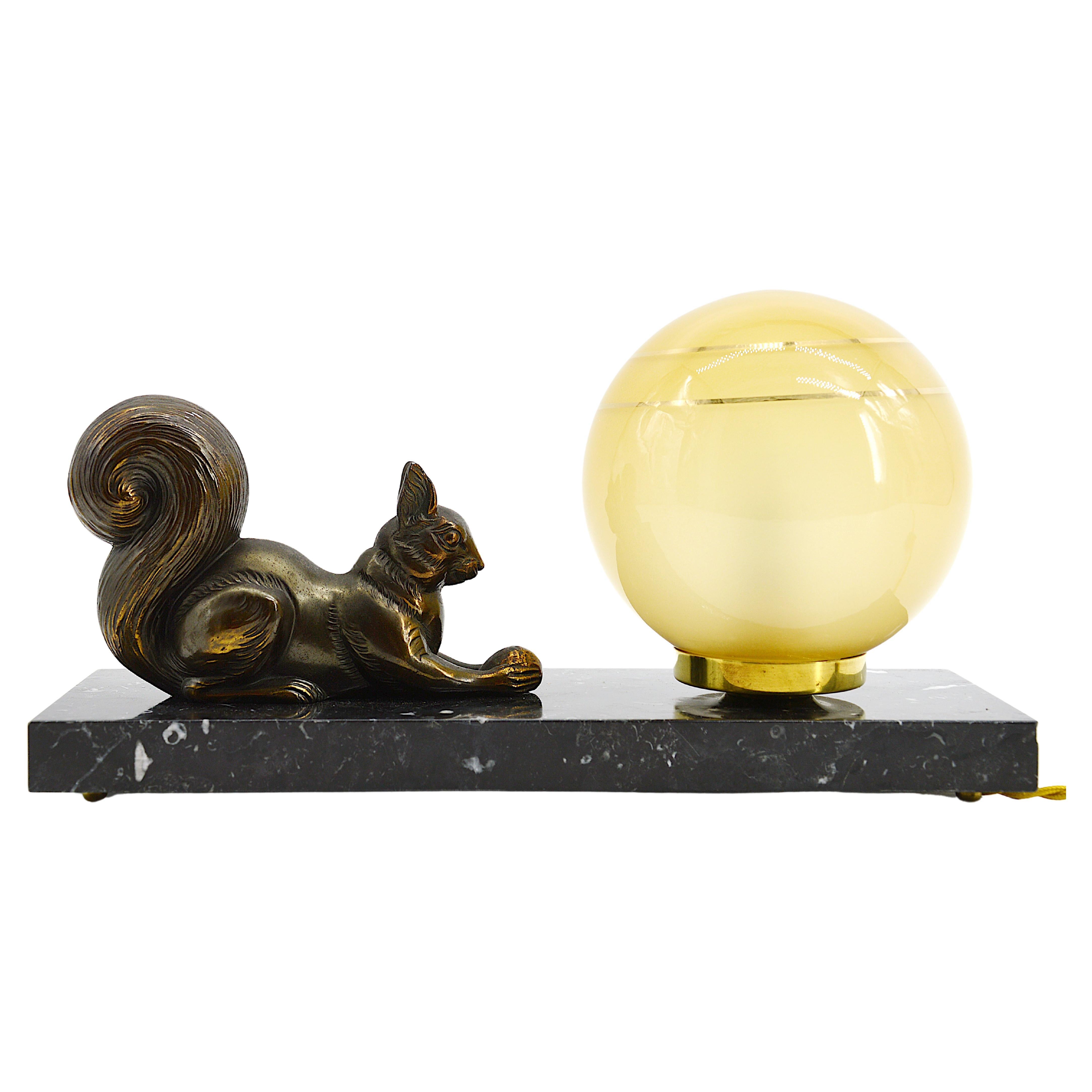 Französische Art-déco-Tischlampe mit Eichhörnchenmotiv, 1930er Jahre