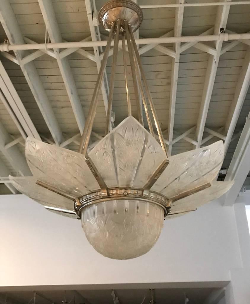 Rare French Art Deco chandelier in grand scale signed by the French artist 