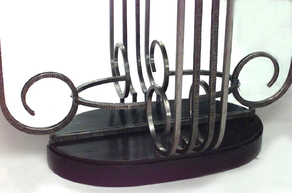 Français Console Art Déco française en acier avec miroir et marbre noir en vente