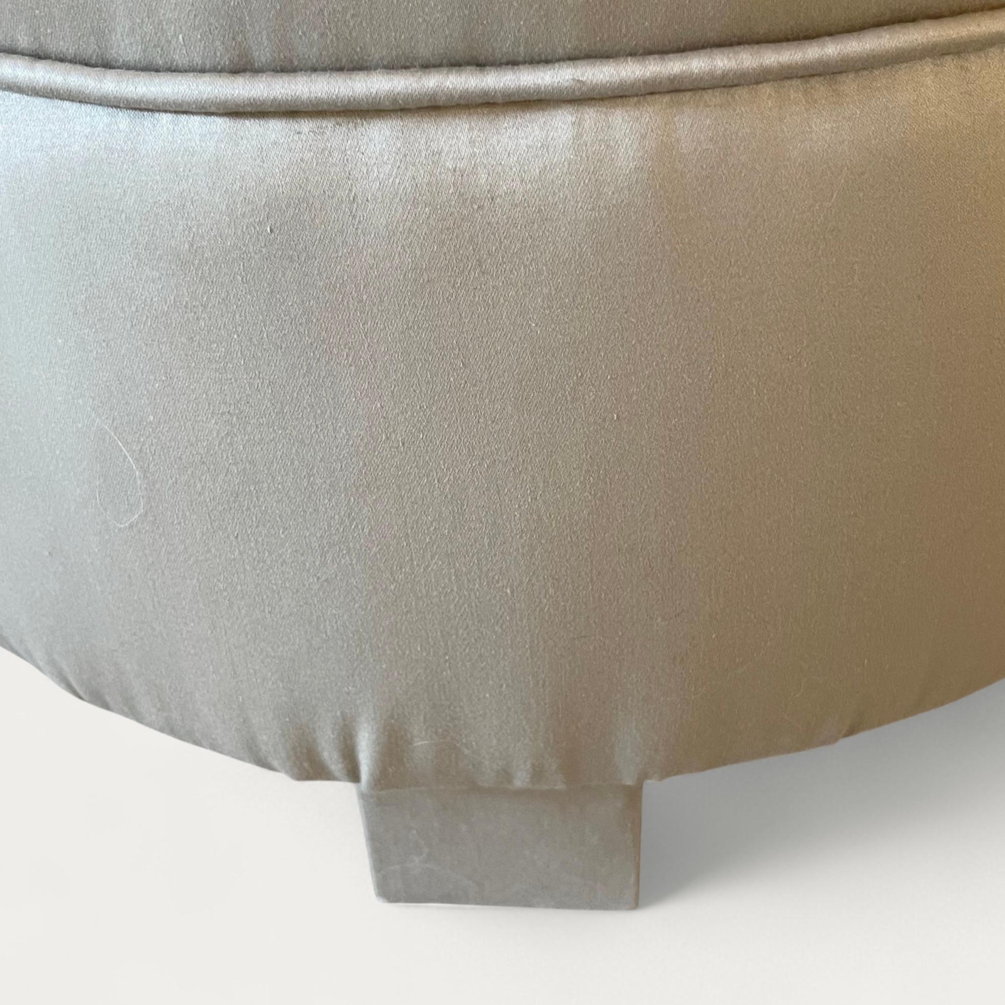 Französischer Art Deco Hocker (Stoff) im Angebot