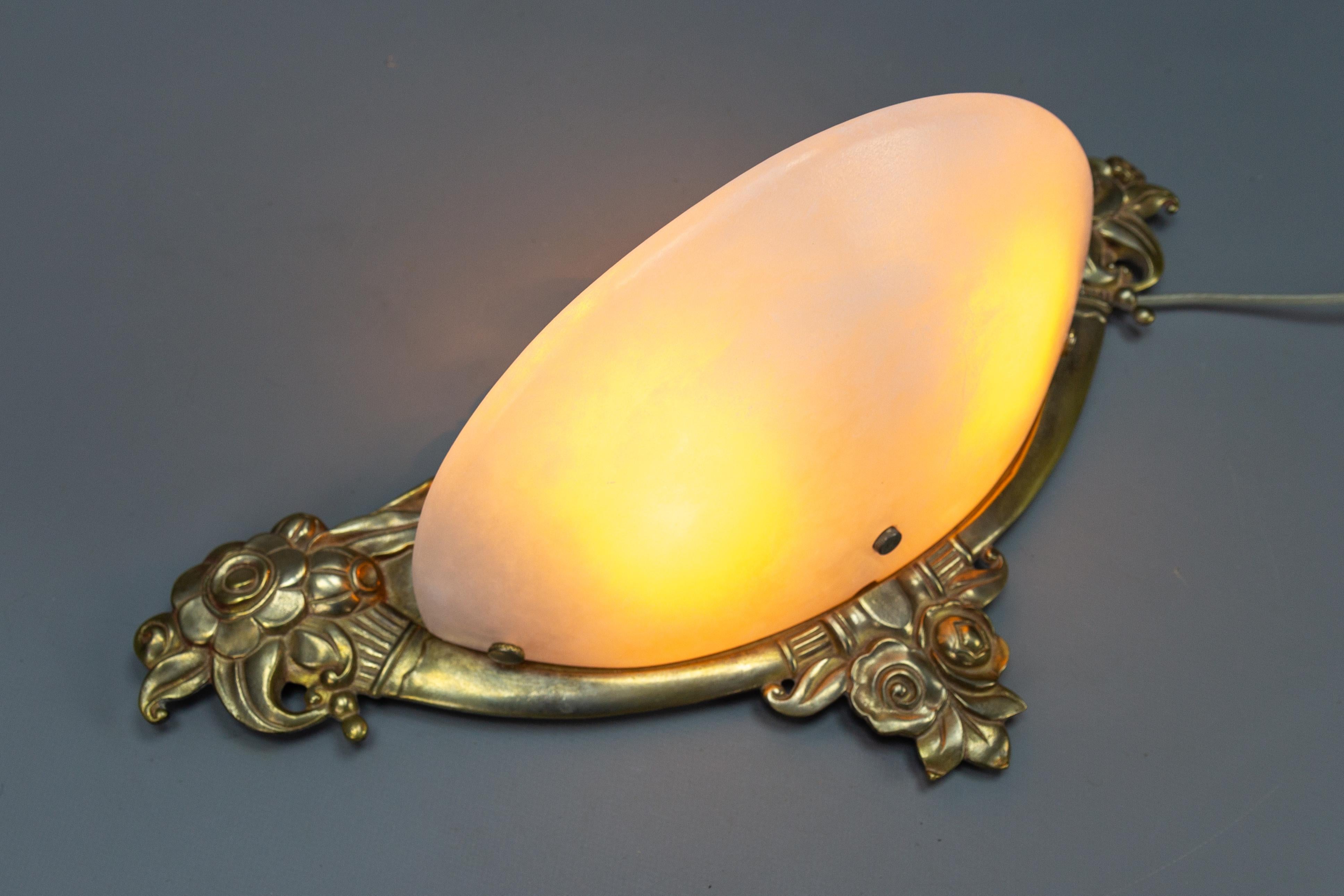French Art Deco Style White Alabaster and Bronze Sconce For Sale 4