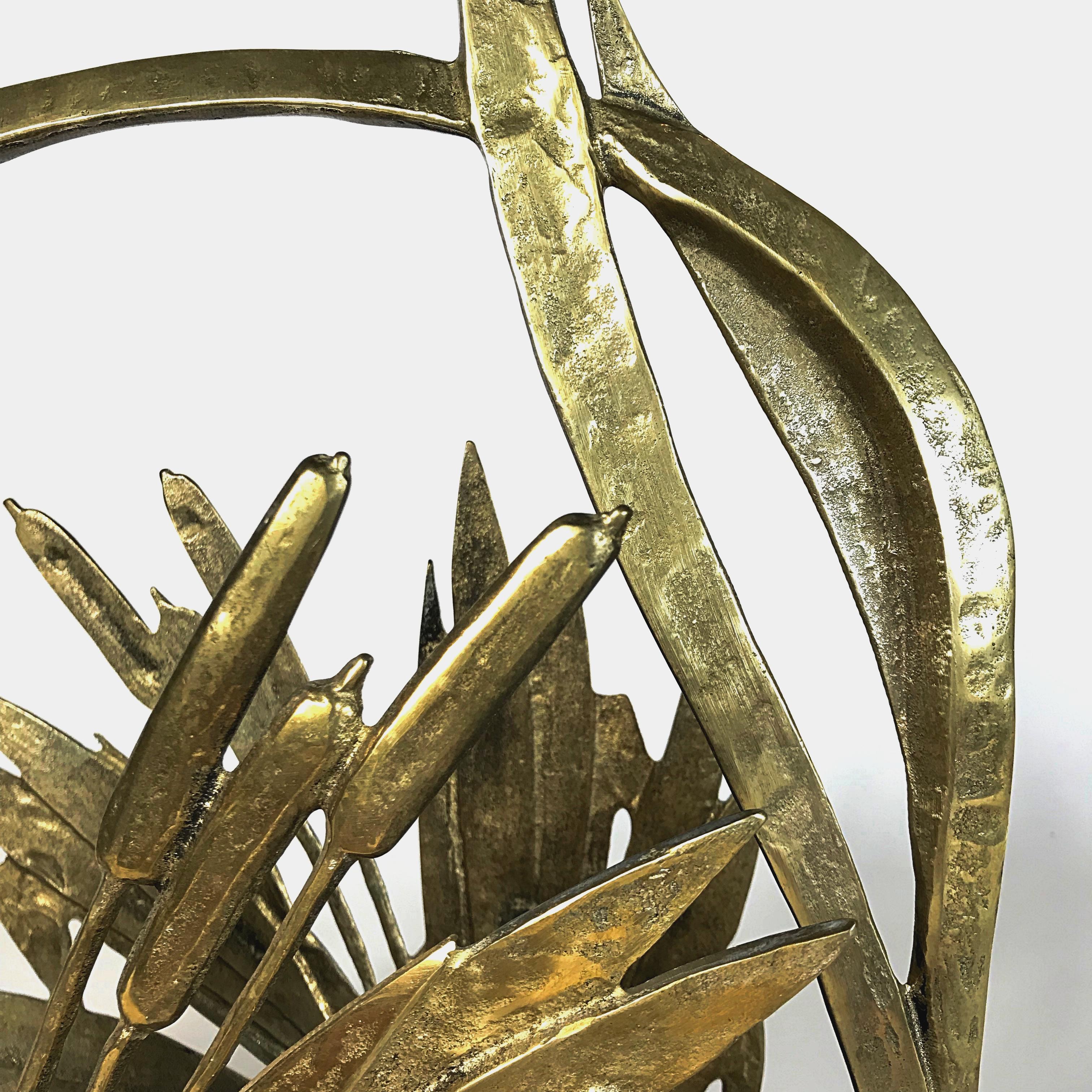 French Art Deco Style Brass Faux Bamboo Leaves Magazine Rack, 1950s, France In Excellent Condition In Biebergemund, Hessen