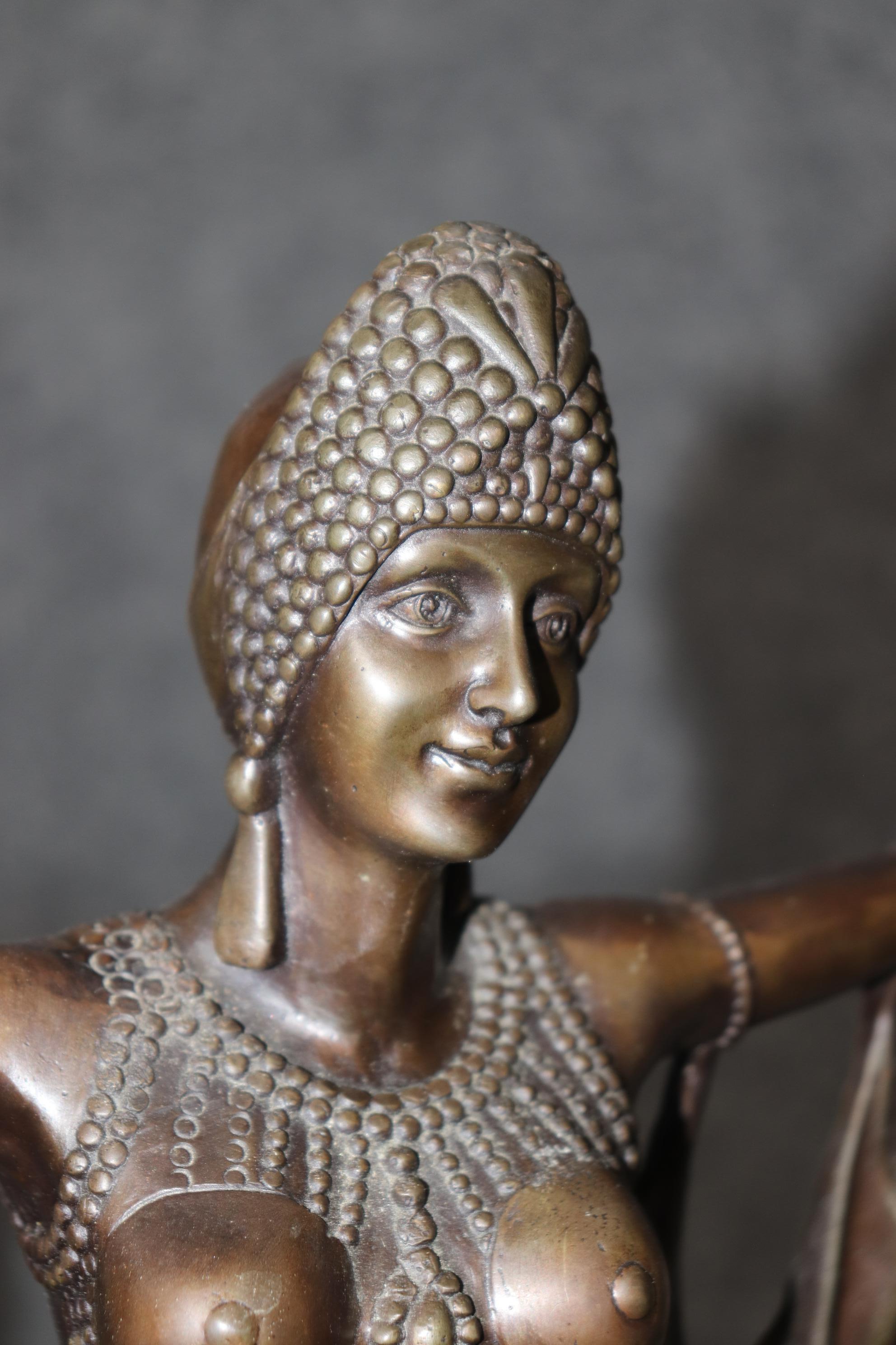 Moulage Bronze français de style Art Déco représentant une danseuse d'après Chiparus en vente