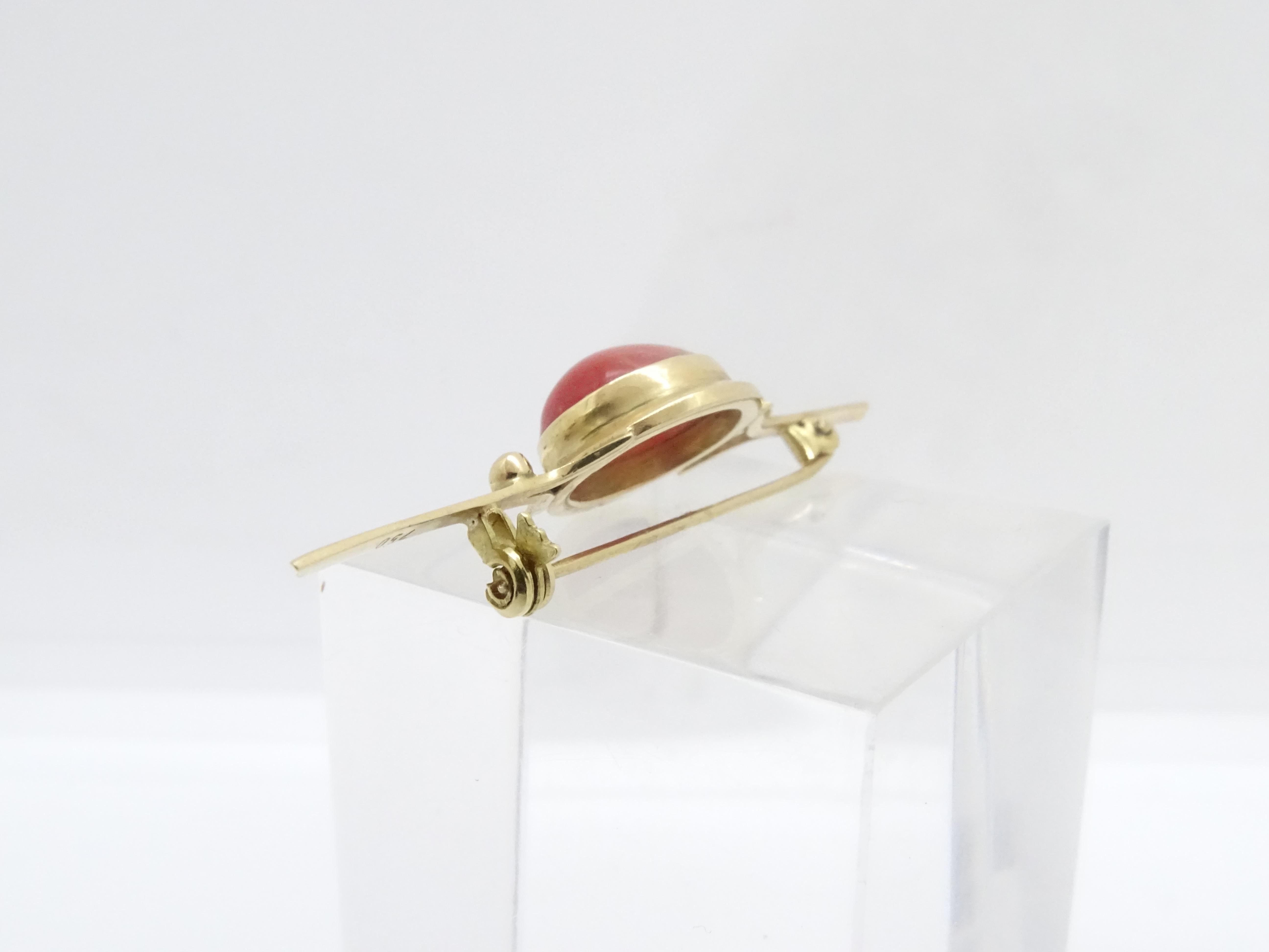 French Art Deco Style Brooch/Pin, 18k Gold and Coral, Vintage For Sale 5