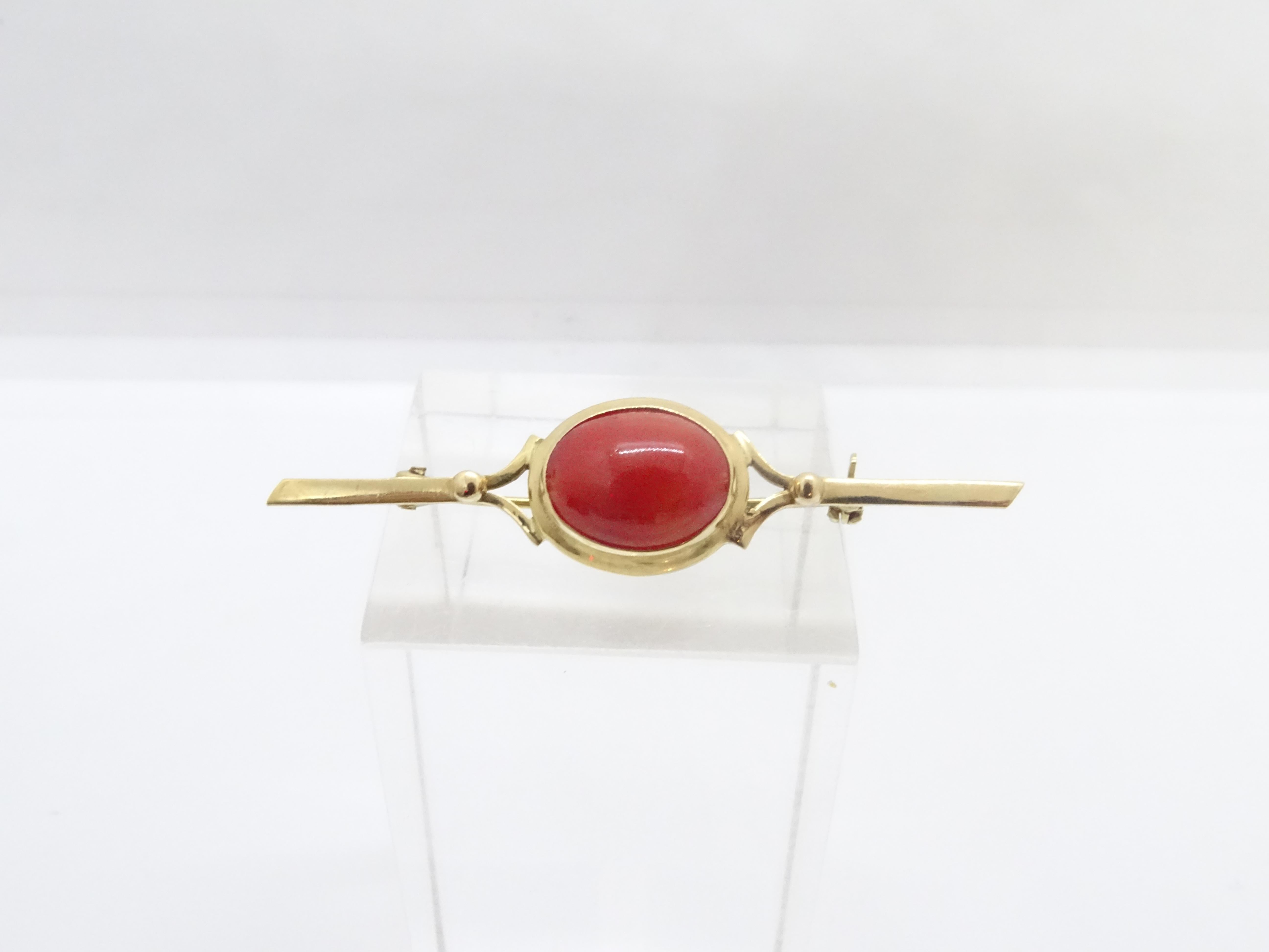 French Art Deco Style Brooch/Pin, 18k Gold and Coral, Vintage For Sale 6