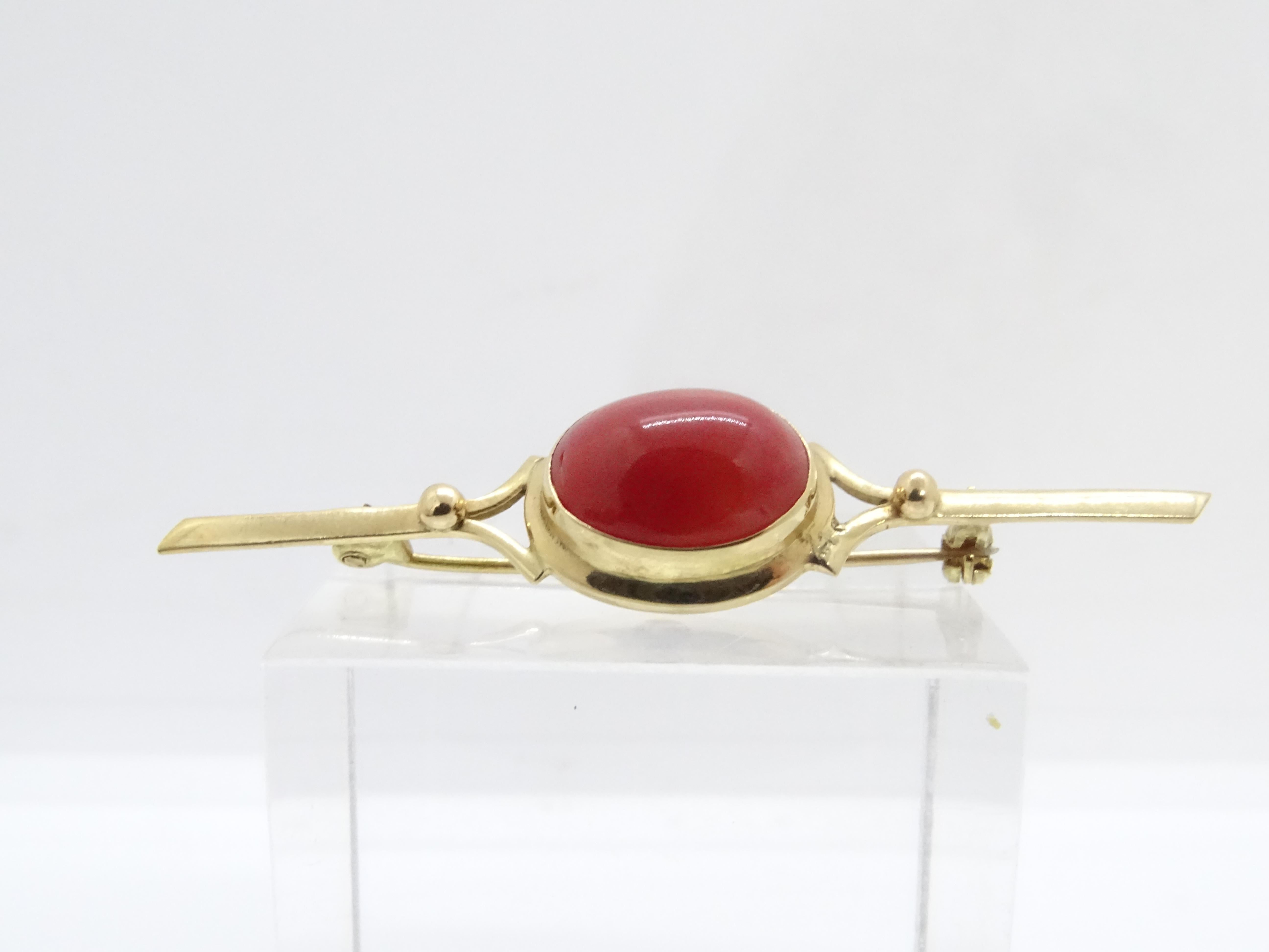 French Art Deco Style Brooch/Pin, 18k Gold and Coral, Vintage For Sale 7