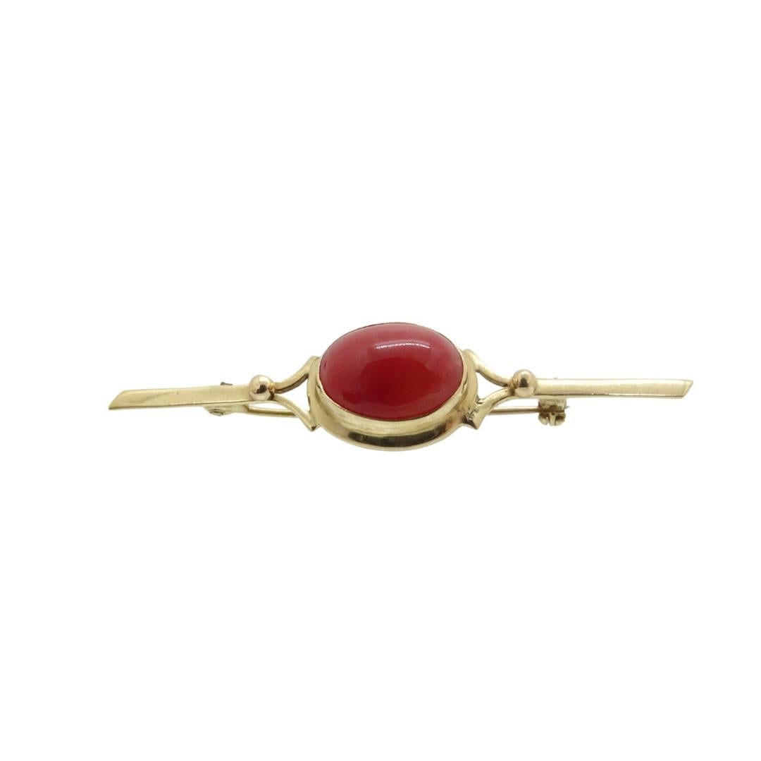 Art Nouveau French Art Deco Style Brooch/Pin, 18k Gold and Coral, Vintage For Sale