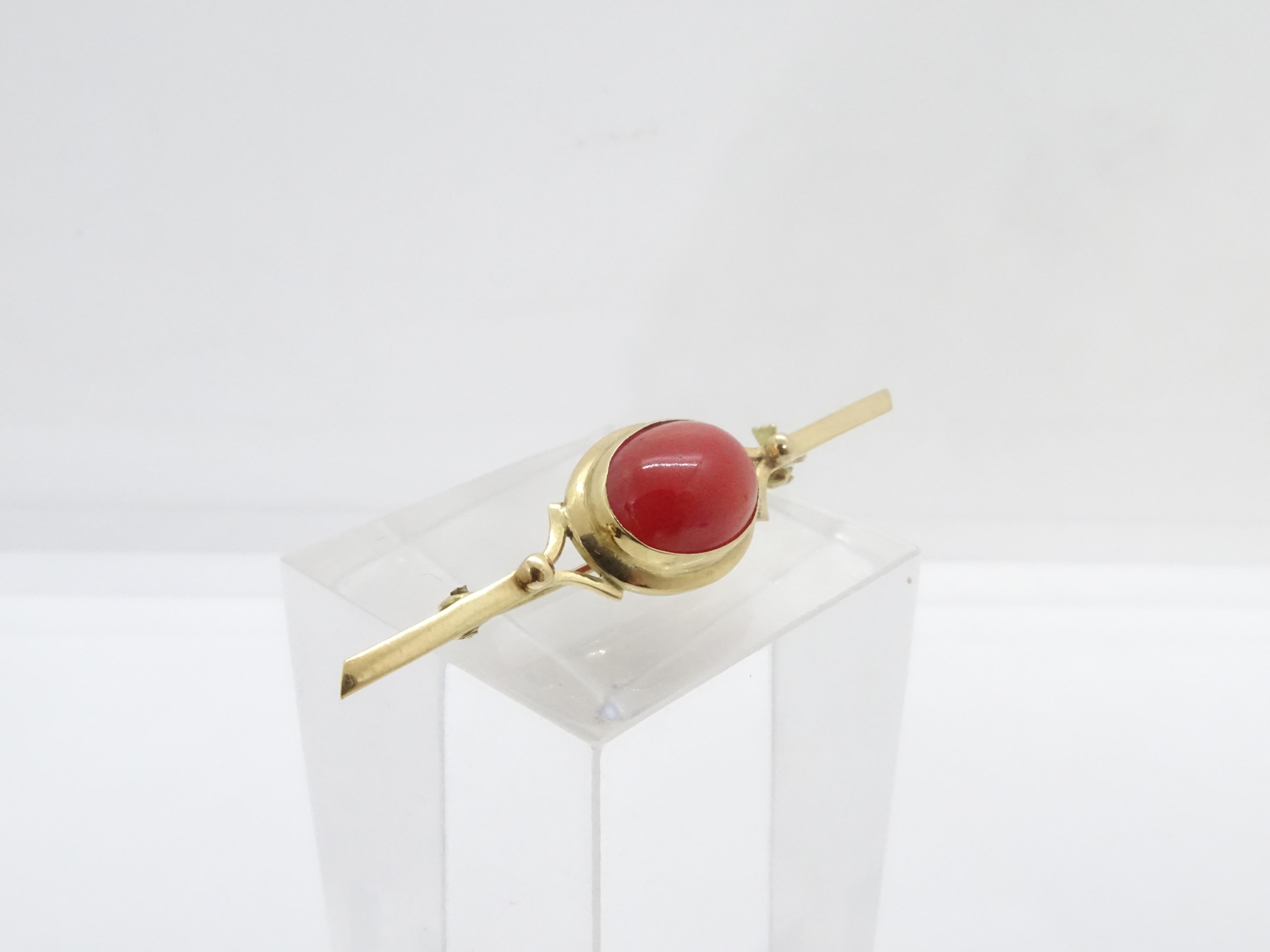 French Art Deco Style Brooch/Pin, 18k Gold and Coral, Vintage For Sale 3