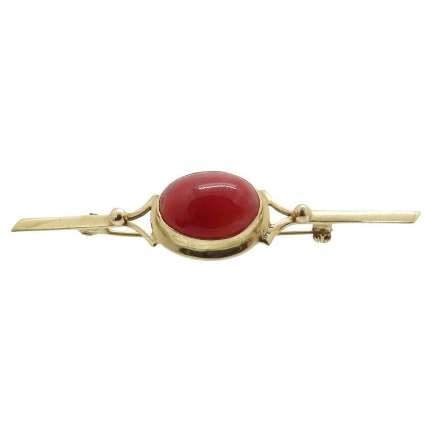French Art Deco Style Brooch/Pin, 18k Gold and Coral, Vintage For Sale