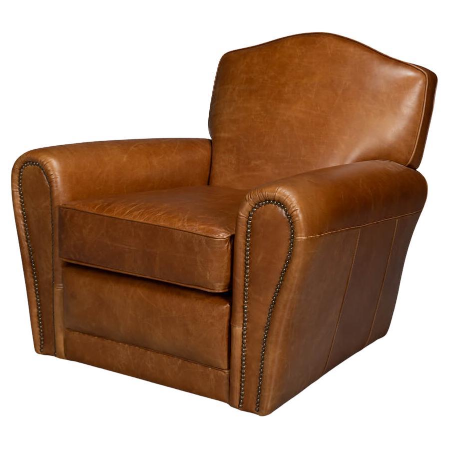 Fauteuil club en cuir marron de style Art Déco français en vente