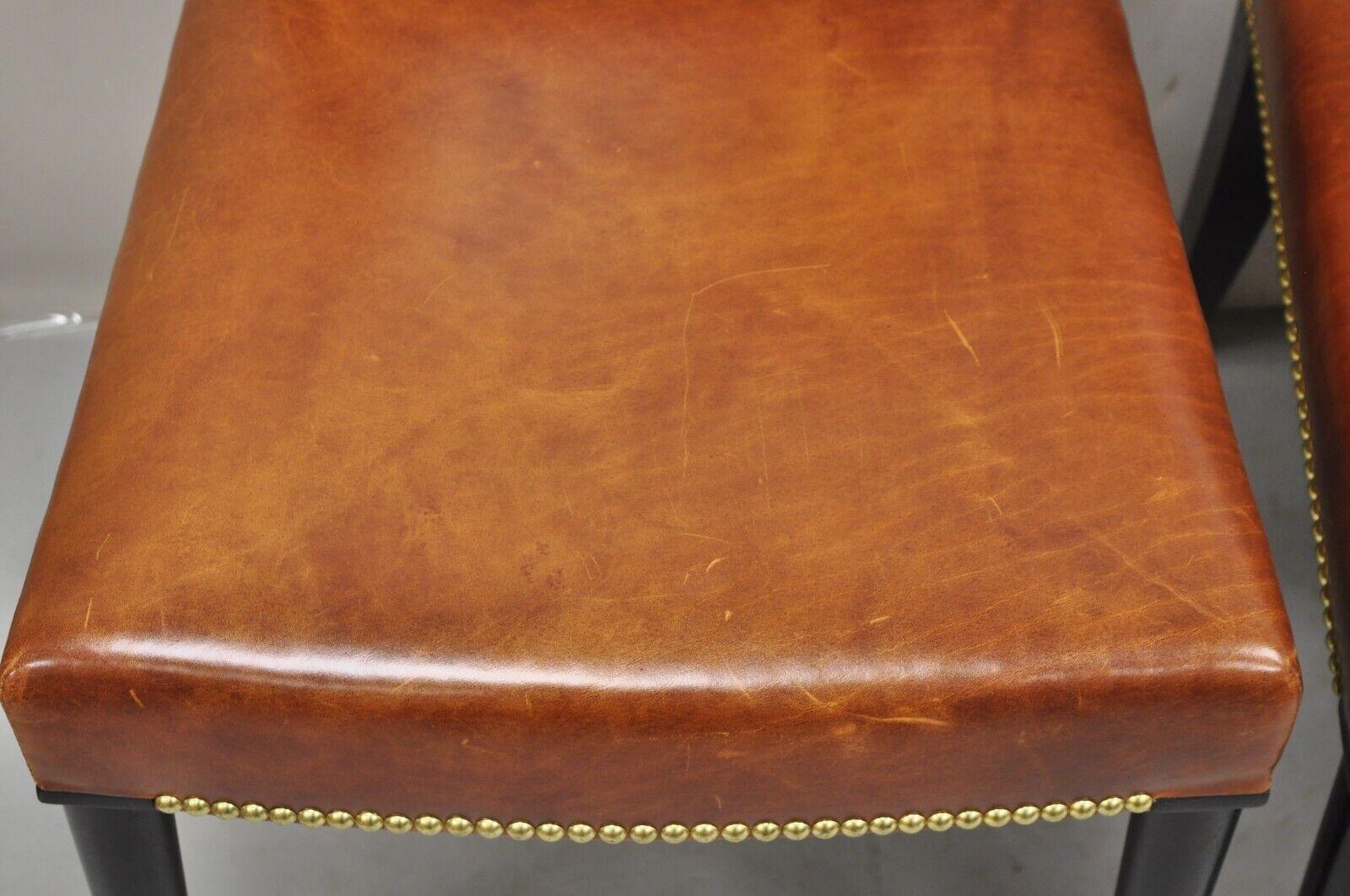 Ottone Sedie da pranzo francesi in stile Art Deco con struttura in pelle marrone ebanizzata - Set di 8 in vendita