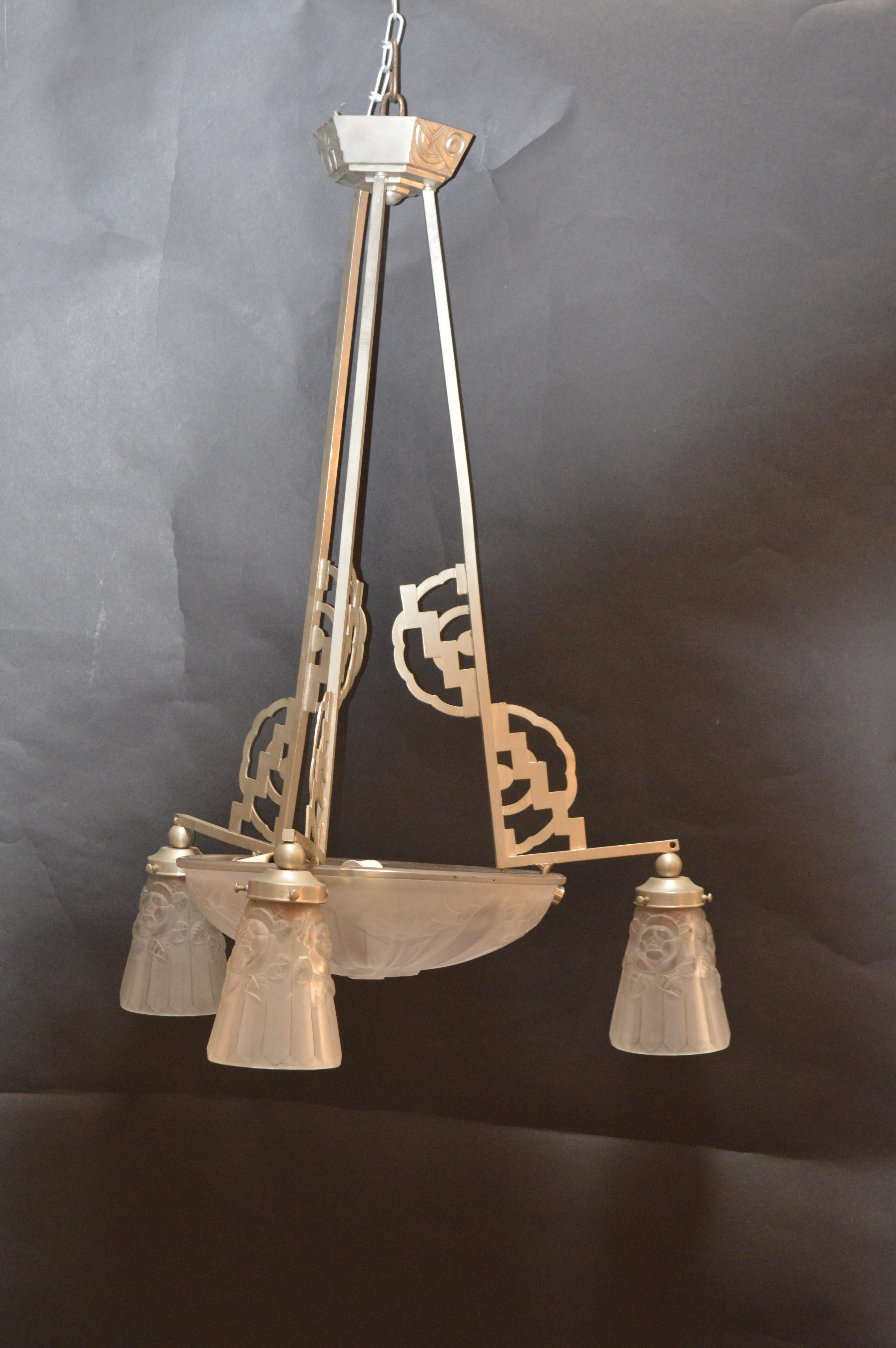 20th Century French Art Deco Style Chandelier For Sale