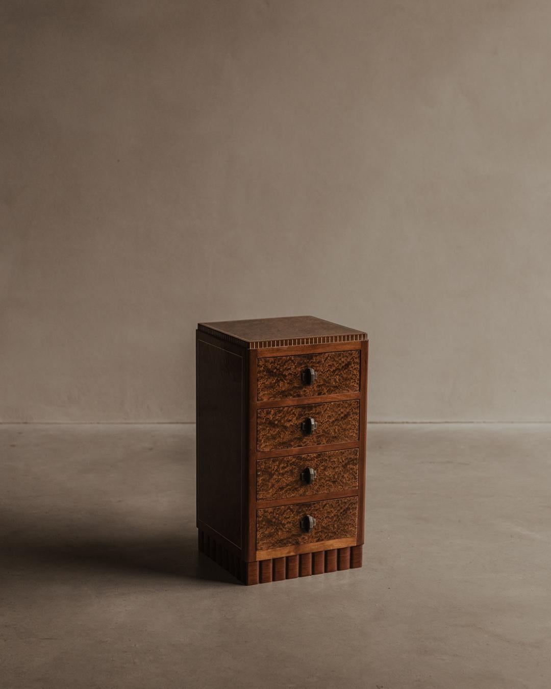 French Art Deco Style - Chest Of Drawers Art Decó en venta