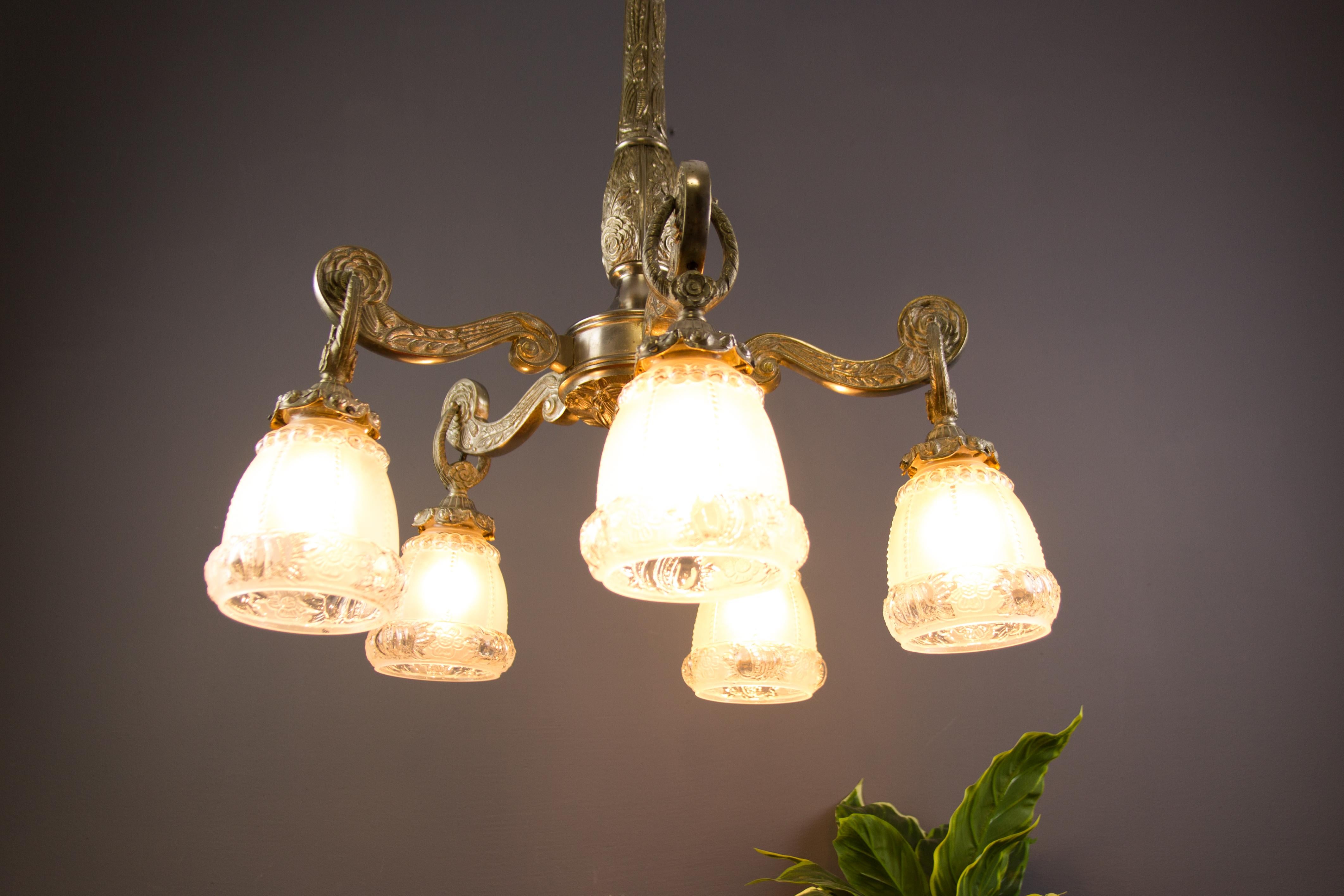 French Art Deco Style Five-Light Bronze and Frosted Glass Floral Chandelier In Good Condition For Sale In Barntrup, DE
